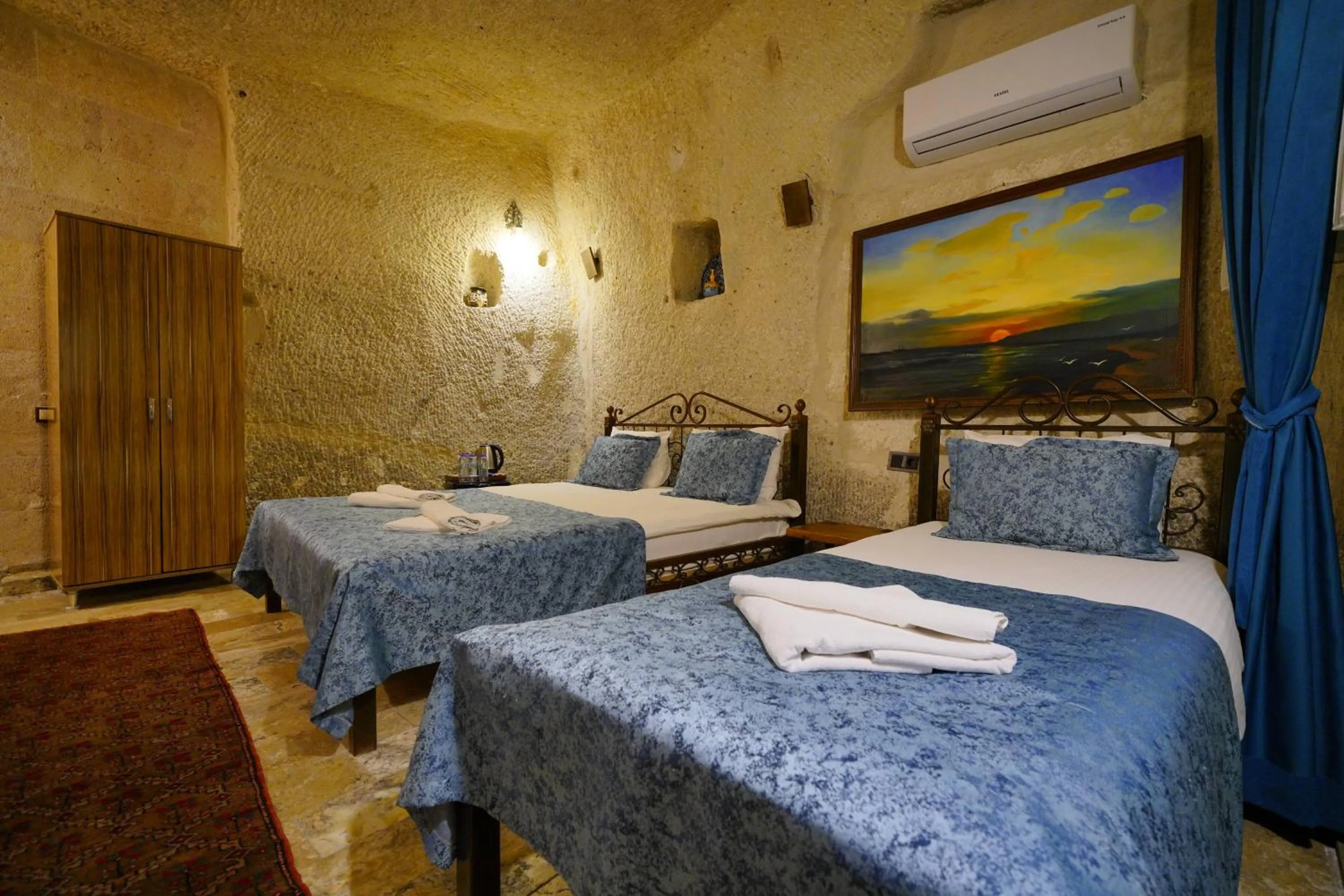Bed in Emit Cave Hotel