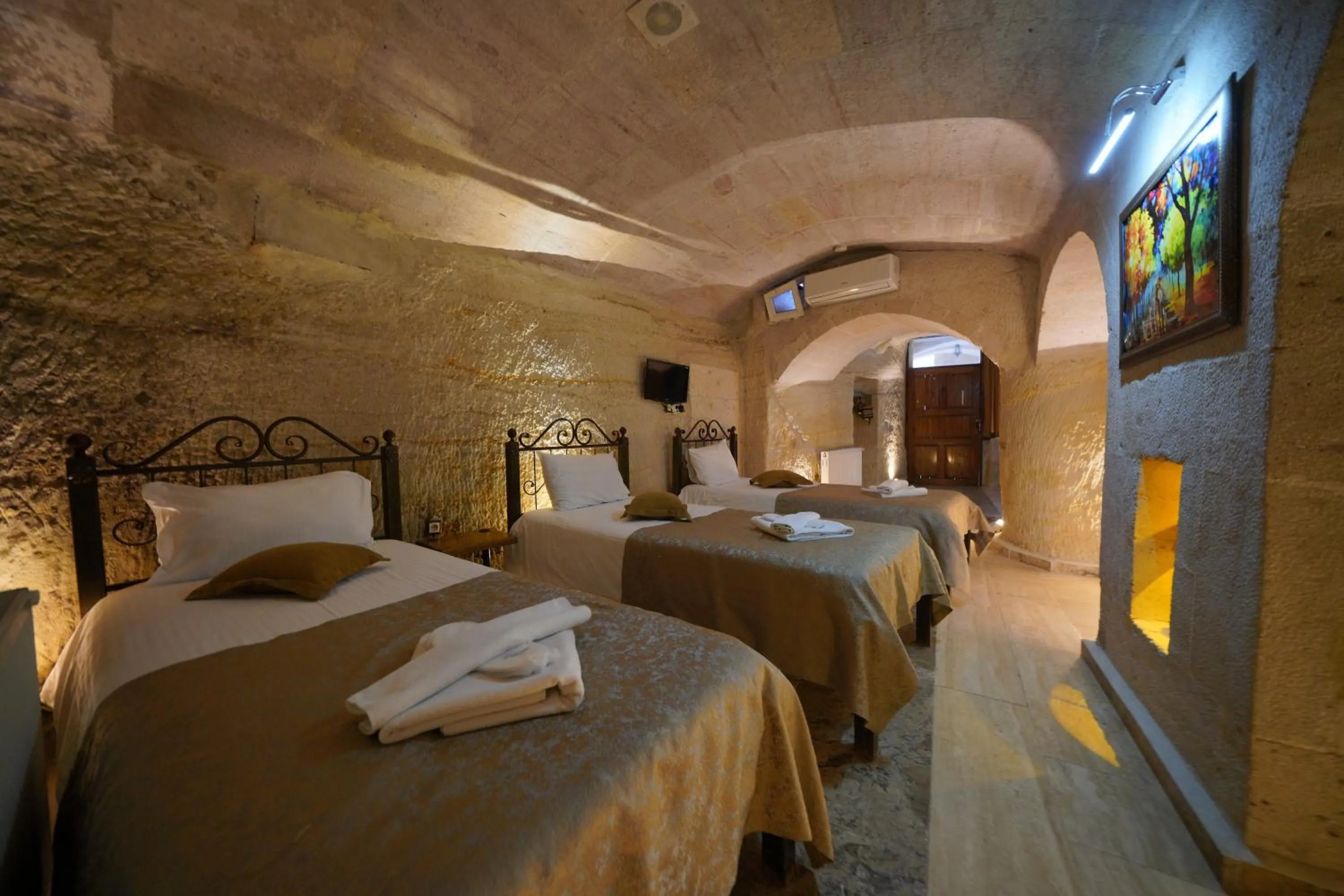 Bed in Emit Cave Hotel