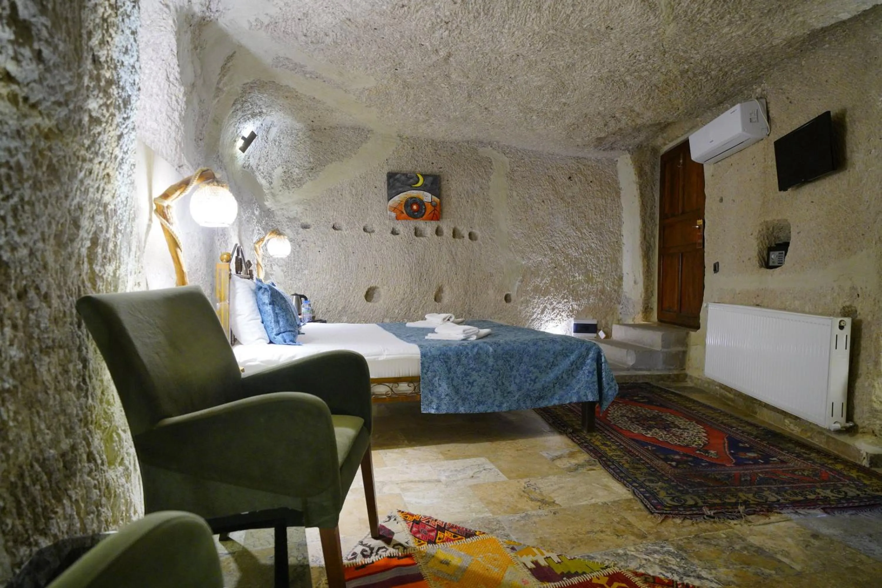 Bed in Emit Cave Hotel