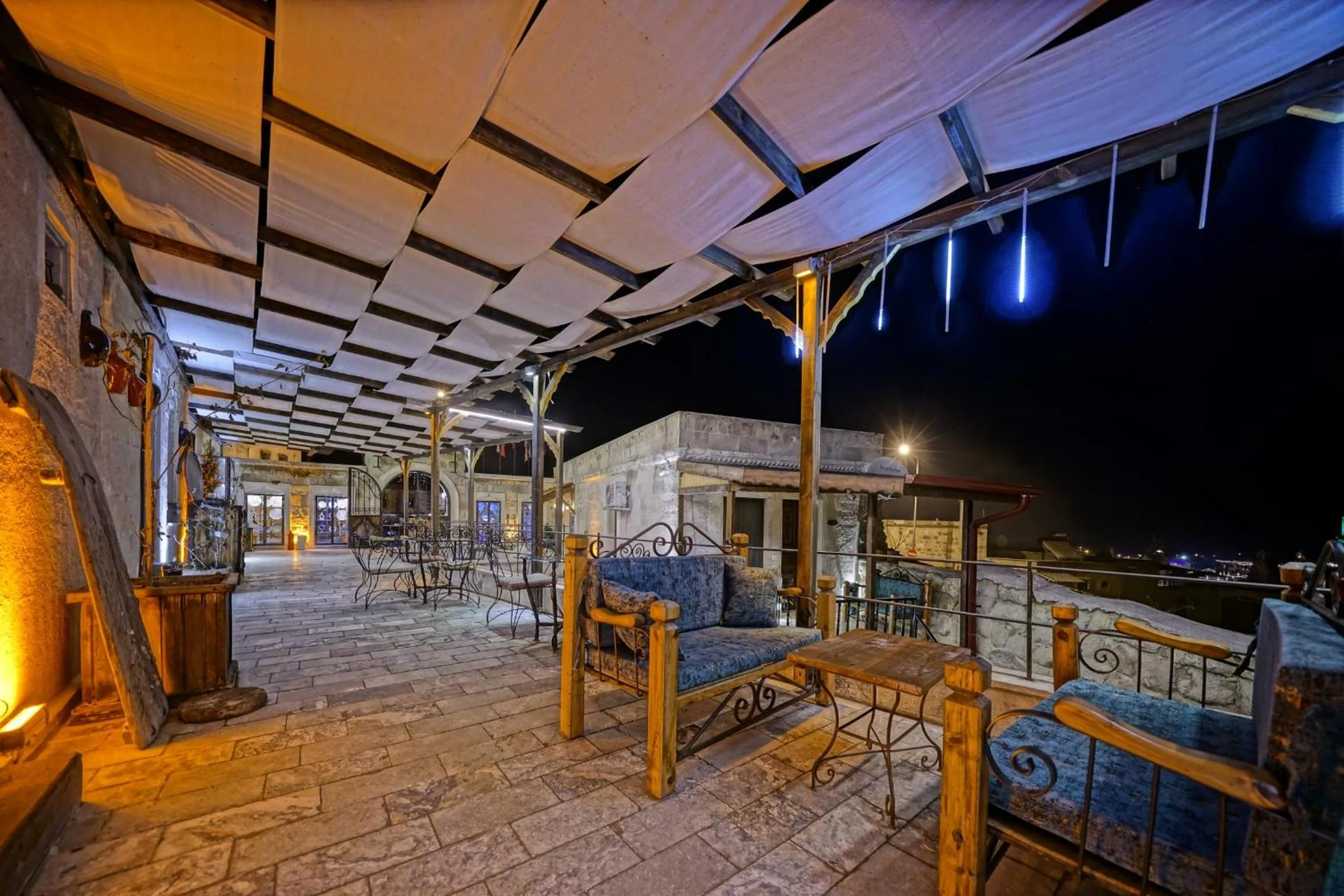 Winter in Emit Cave Hotel