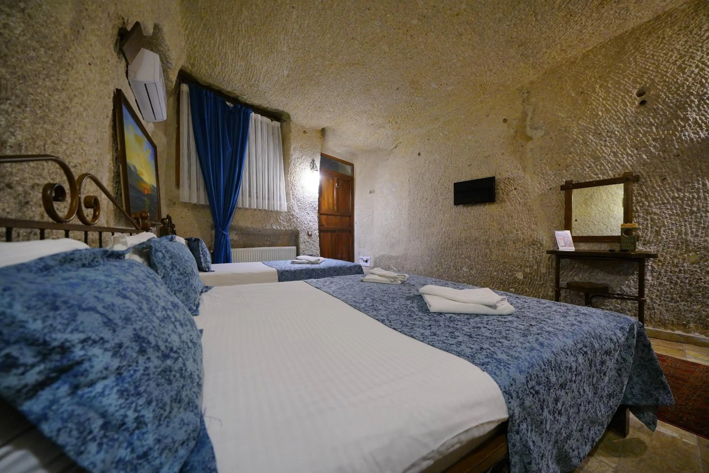 Bed in Emit Cave Hotel