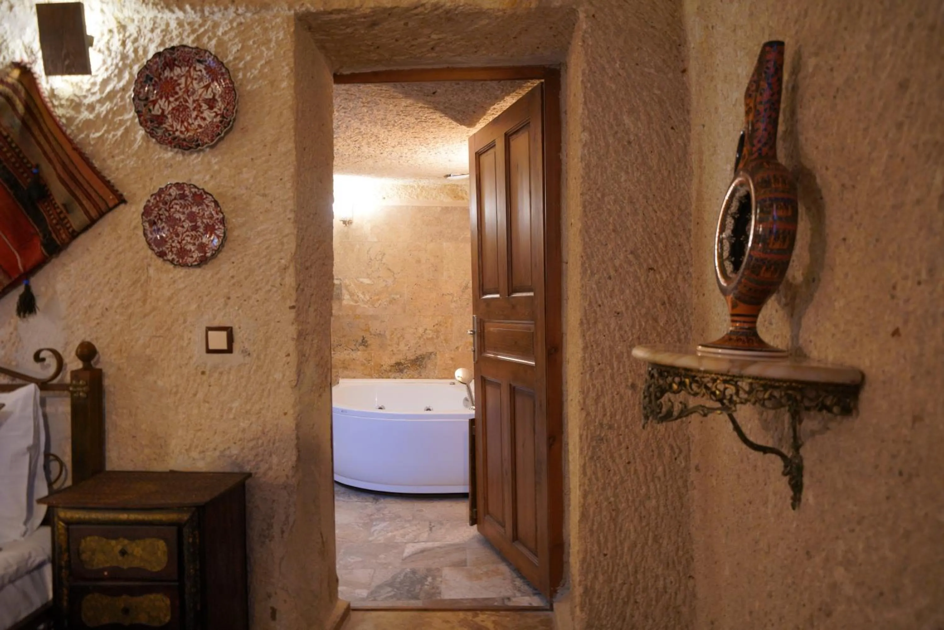 Bed in Emit Cave Hotel