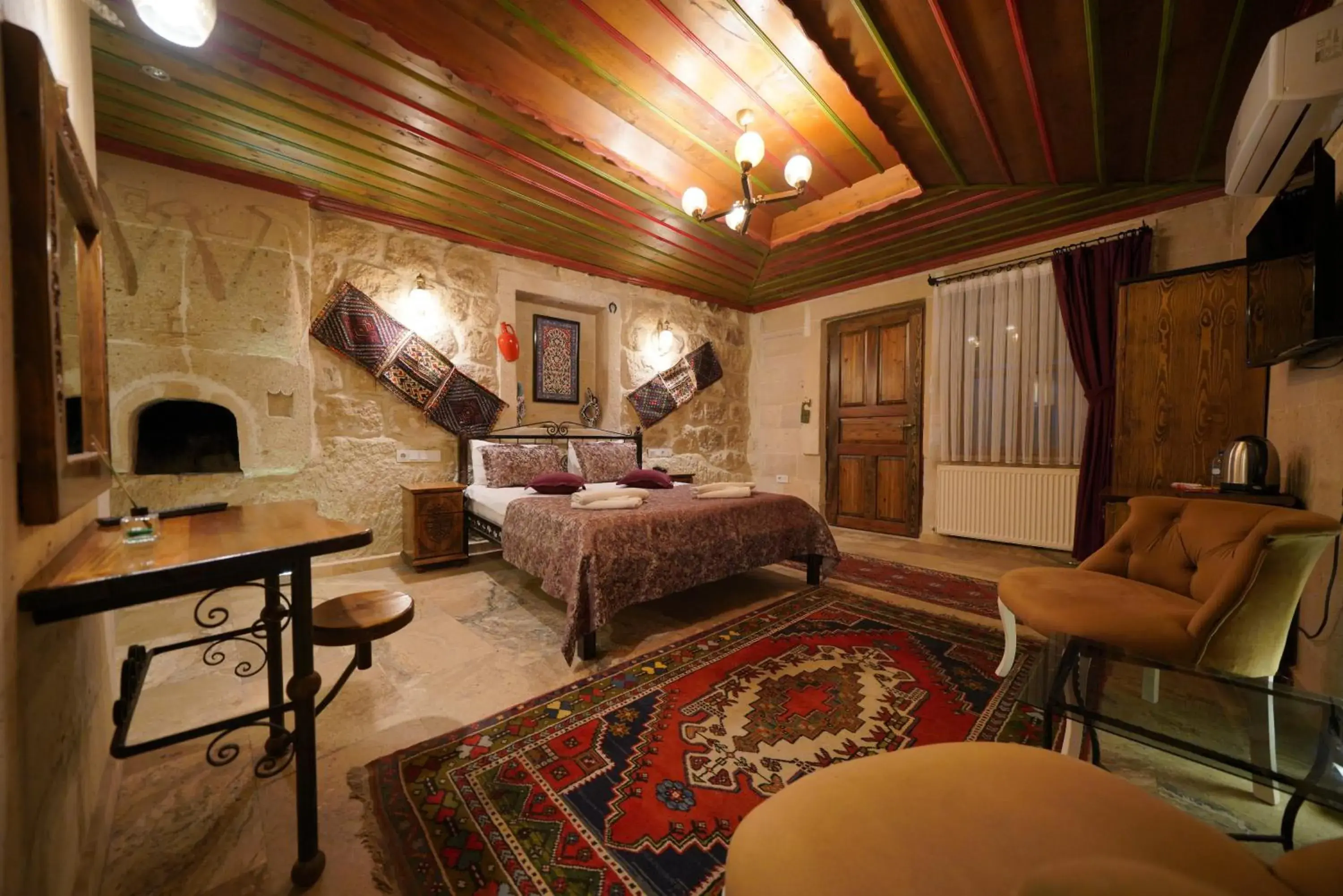 Large Double Room in Emit Cave Hotel Large Double Room in Emit Cave Hotel