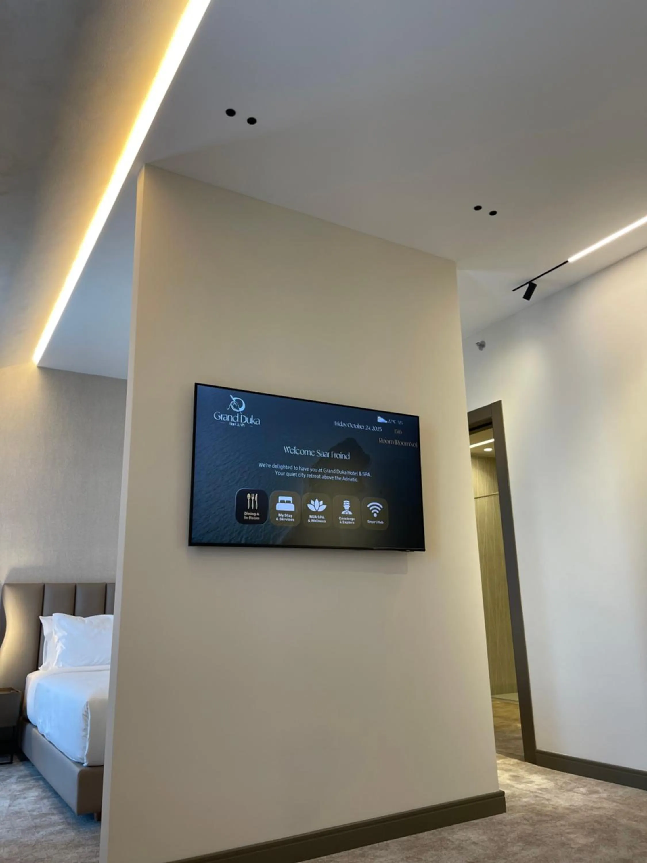 TV and multimedia, Bed in Grand Duka Hotel & SPA