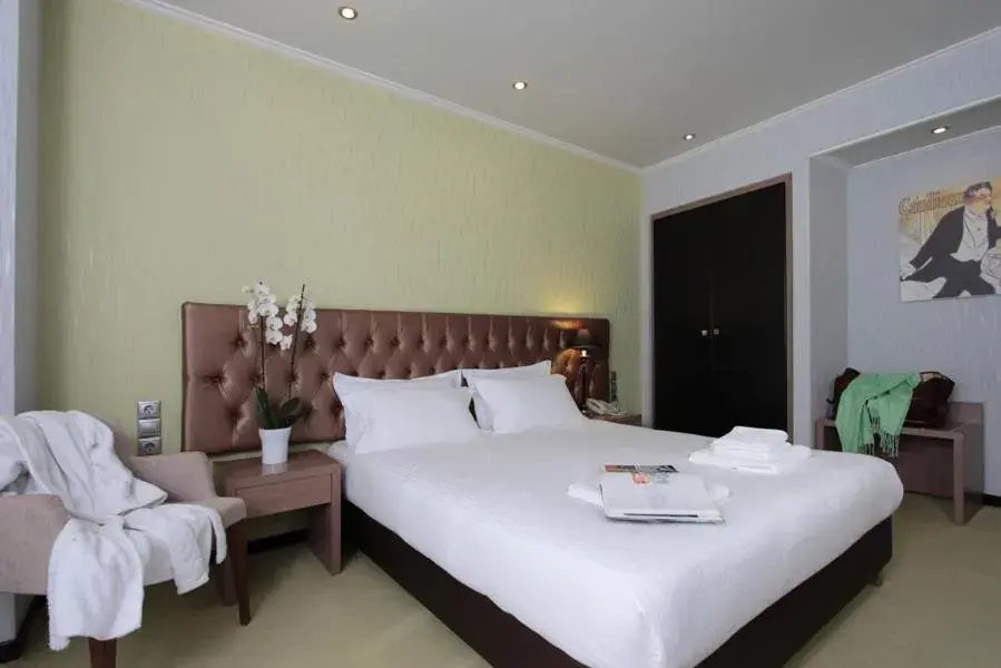 Bed in Athens Lotus Hotel Bed in Athens Lotus Hotel