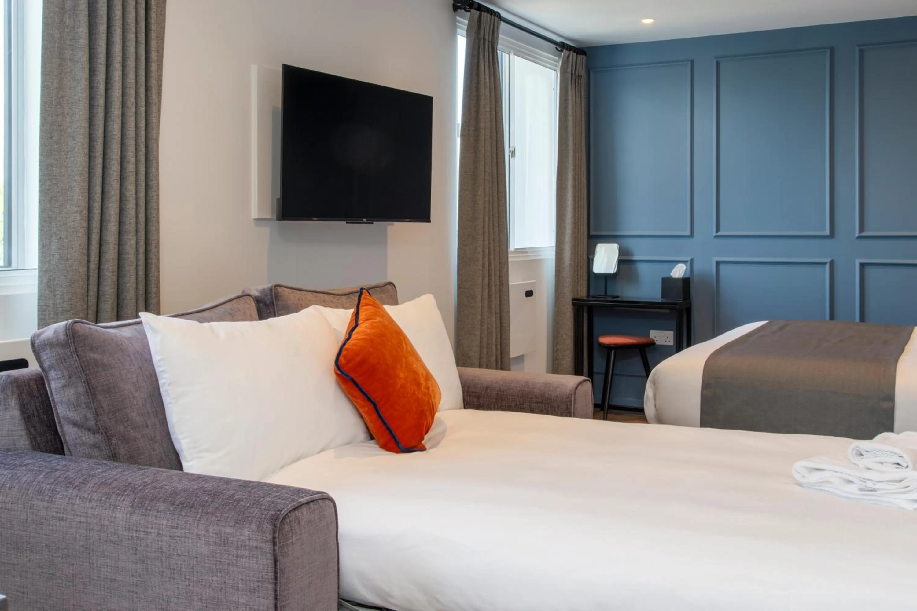 Bedroom, Bed in Station Suites Aparthotel