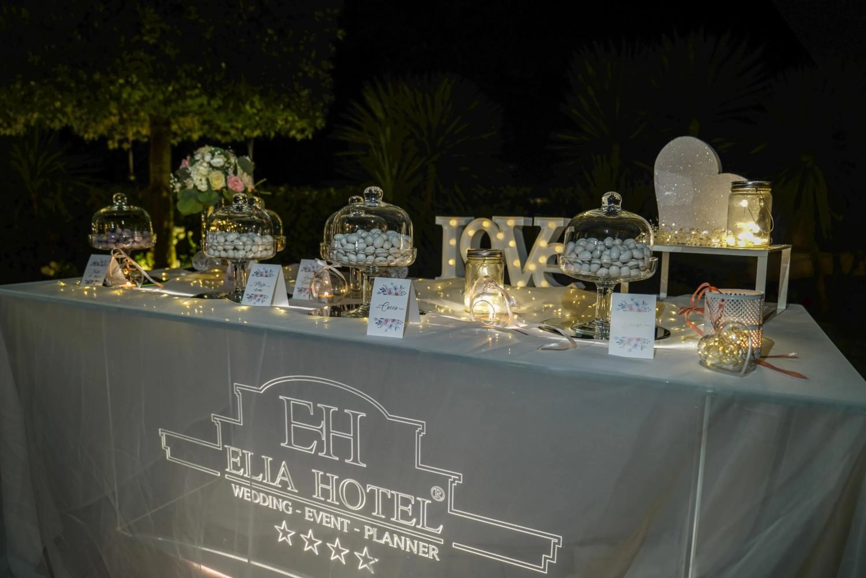 Food and drinks in Elia Hotel