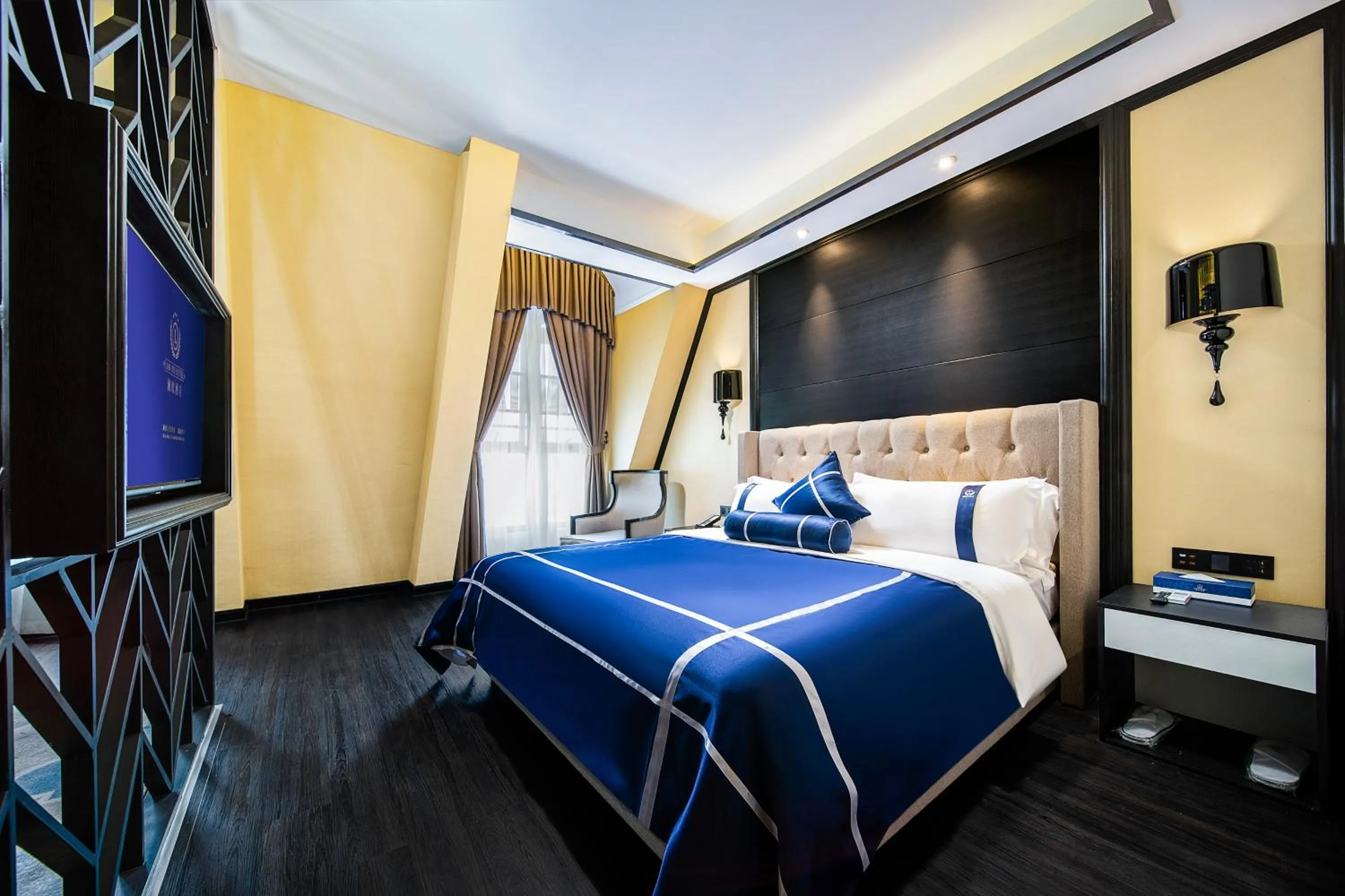 Photo of the whole room, Bed in LanOu hotel