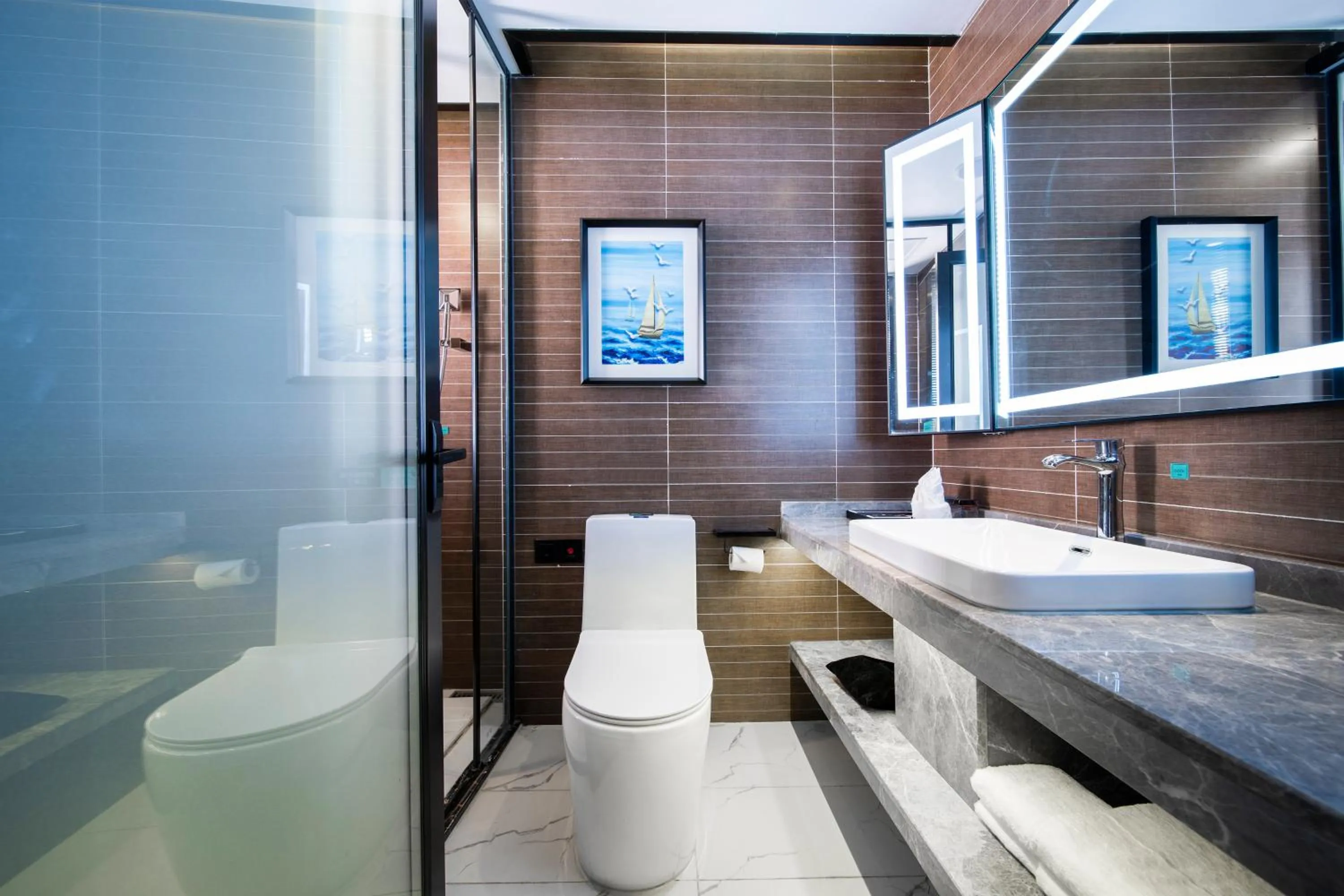 Toilet in LanOu hotel