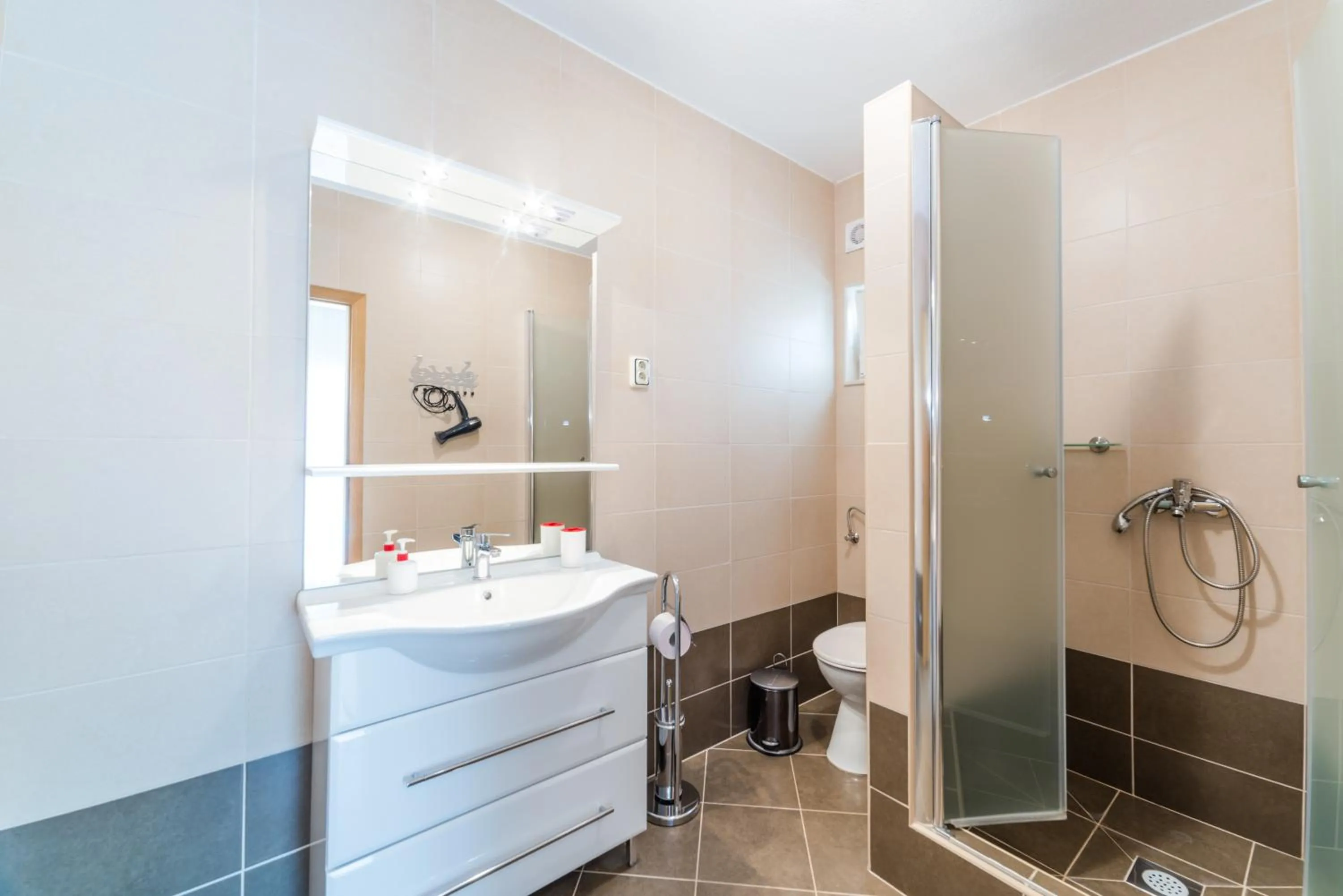 Bathroom in Apartments Brekalo