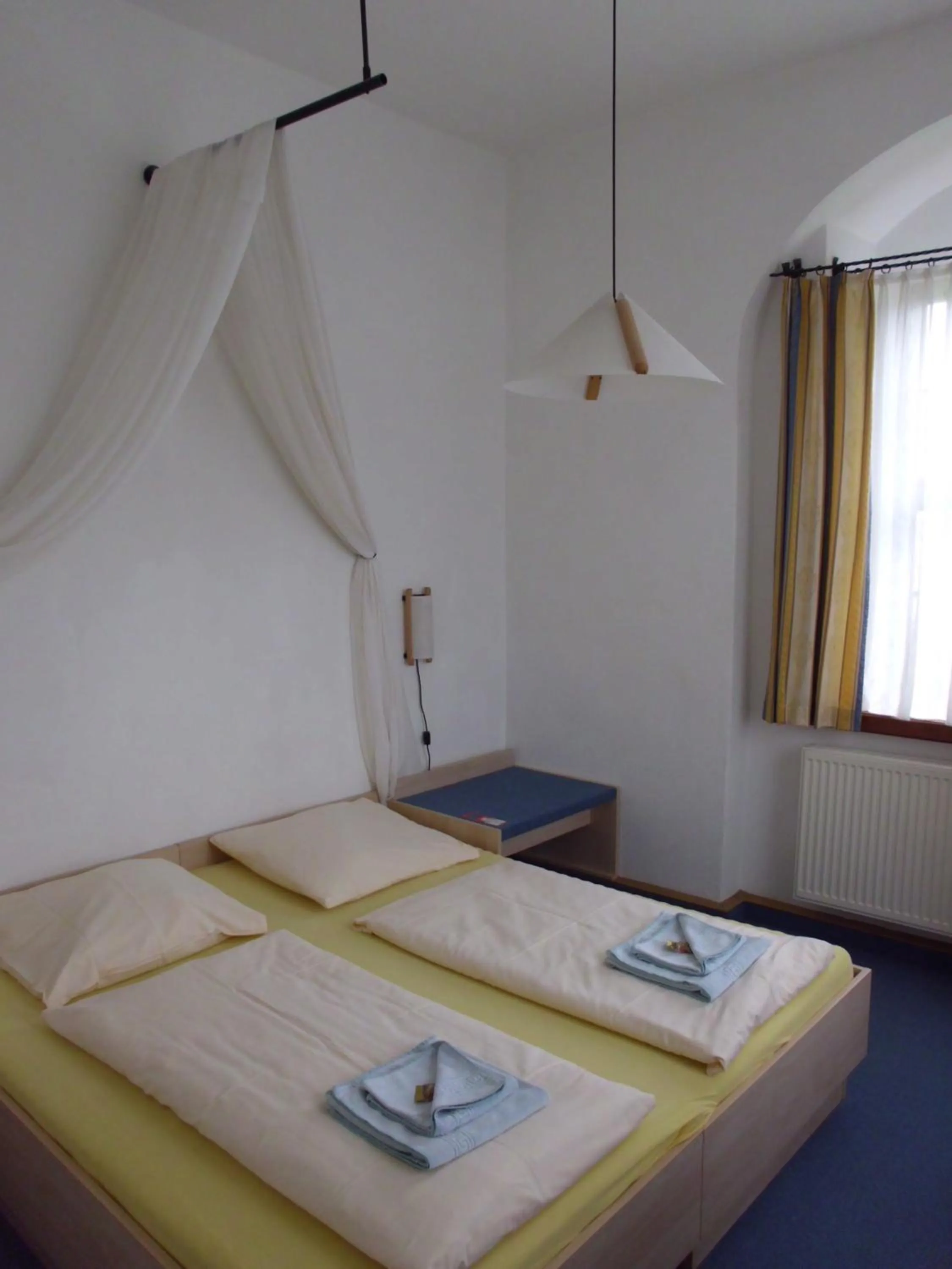 Photo of the whole room, Bed in Burg Hohnstein
