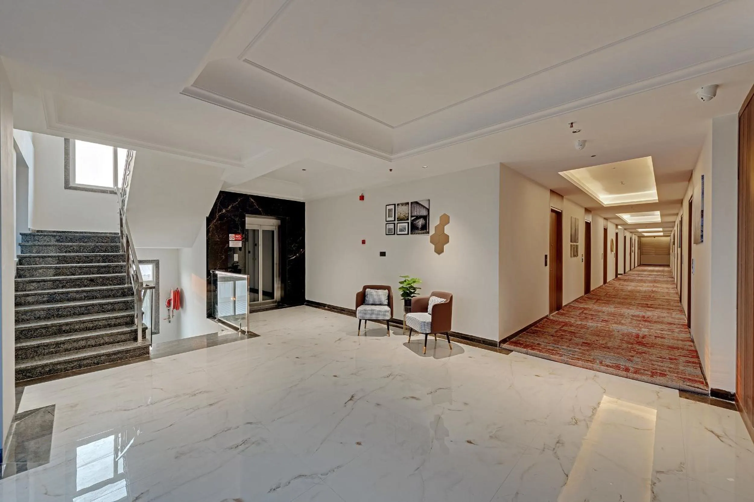 Communal lounge/ TV room in Click Hotel Shamshabad - Hyderabad Airport