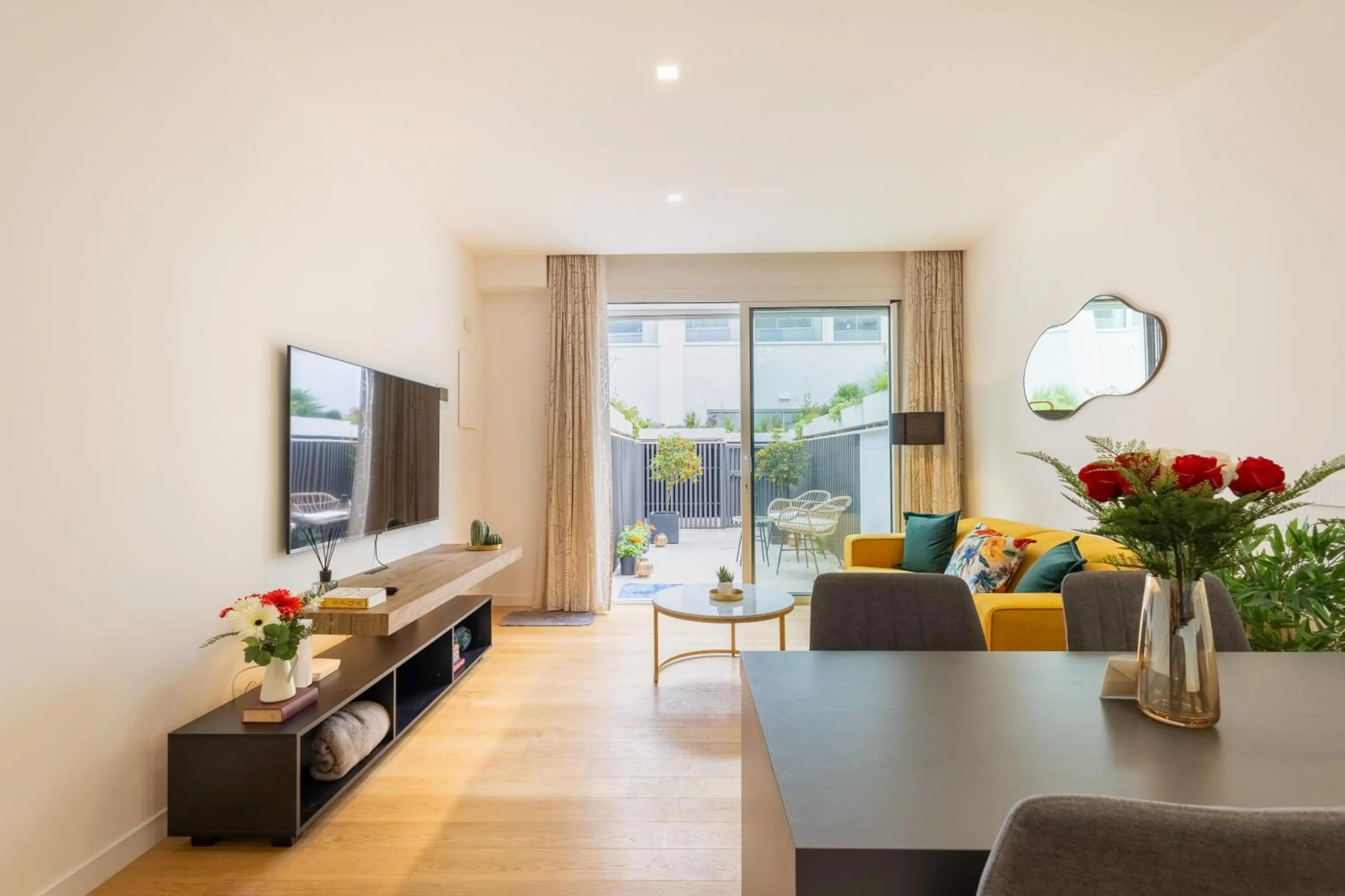 Suite & Outdoor Patio - Colosseum & Fori Imperiali
