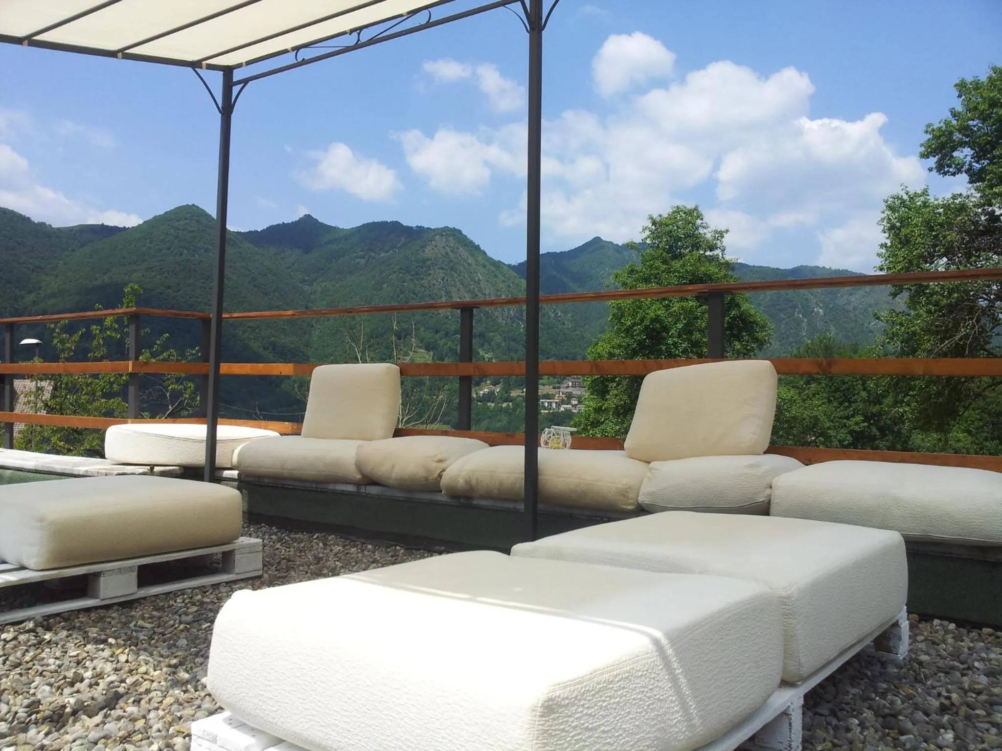 Garden view in B&B Casa Arcangeli