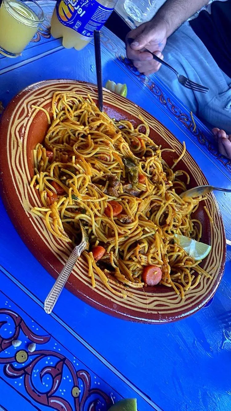 Restaurant/places to eat in Hostel ALINE