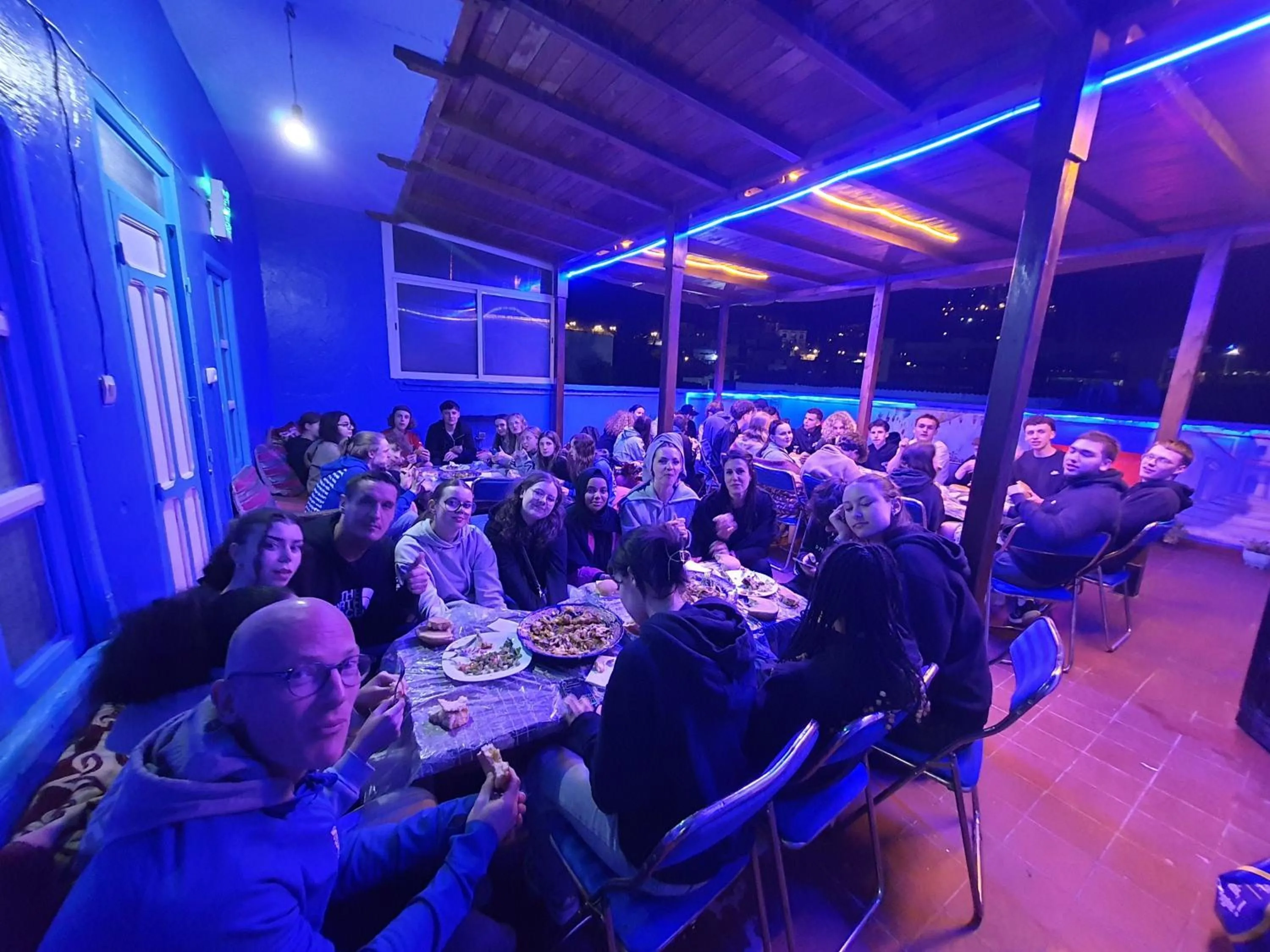 Restaurant/places to eat in Hostel ALINE