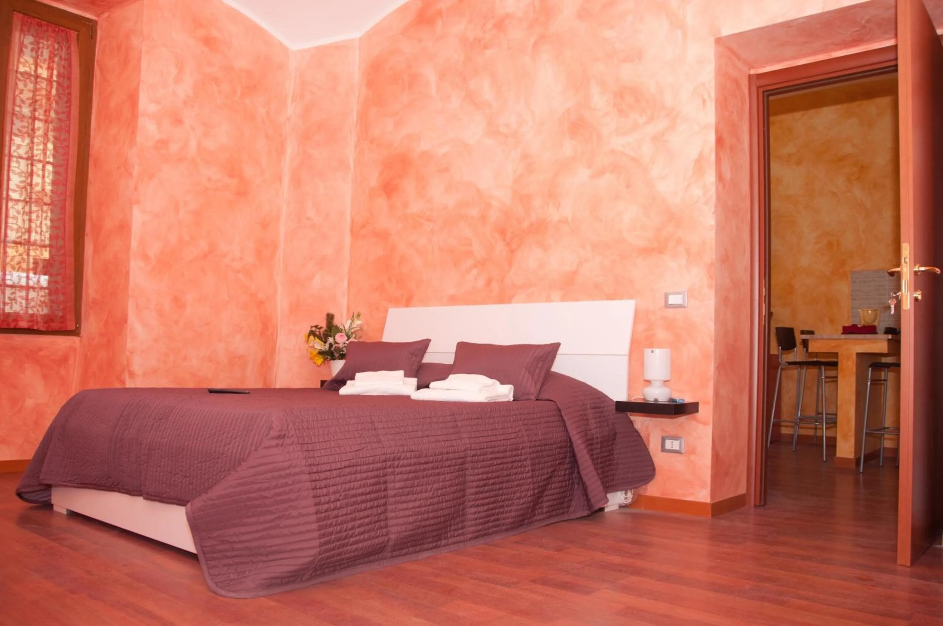 Photo of the whole room, Bed in Lucky Domus Esquilino