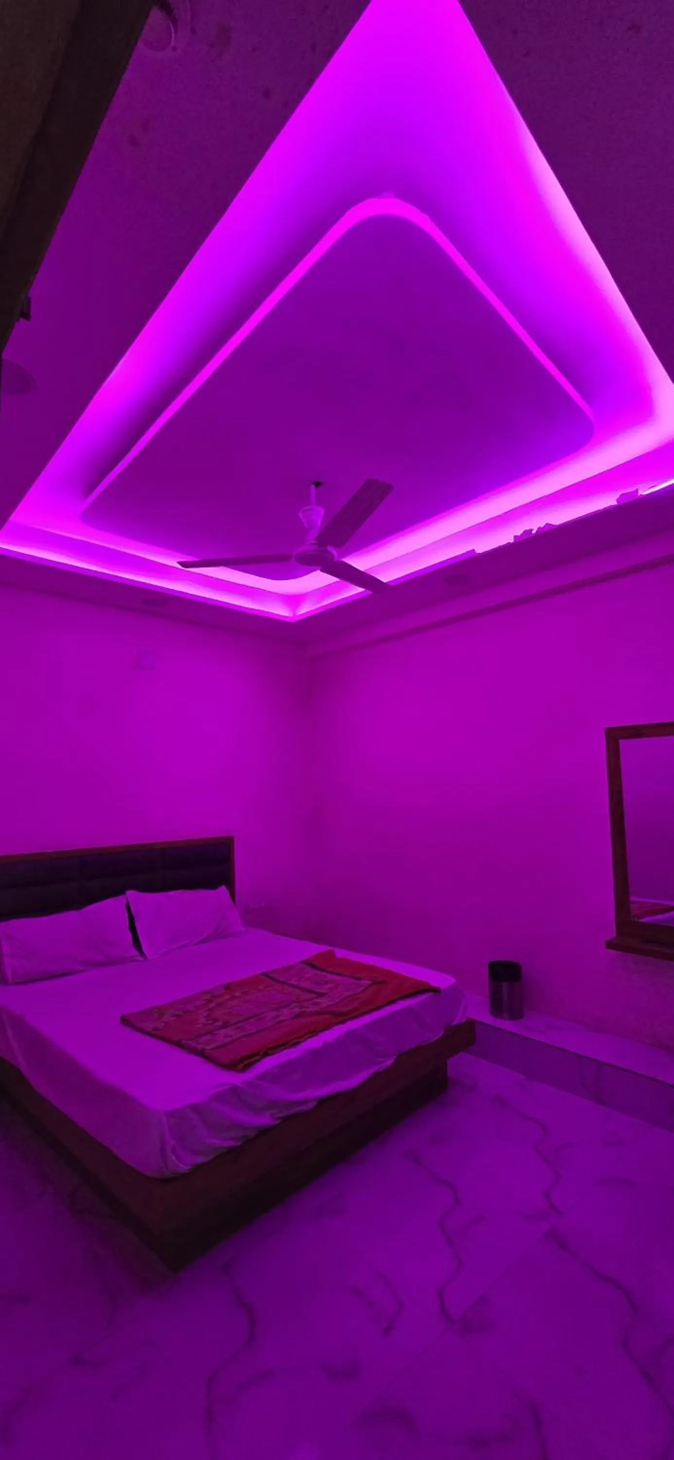 Bedroom, Bed in hotel sunrise inn