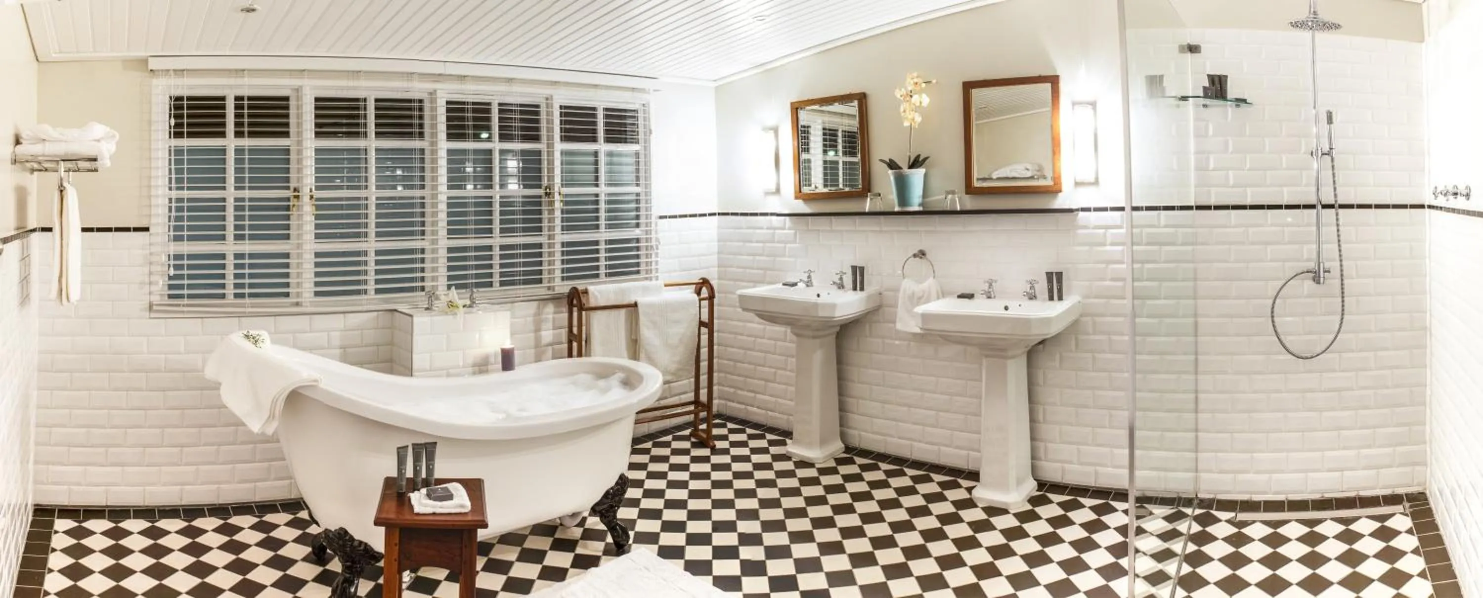 Bathroom in Royal St. Andrews Hotel, Spa and Conference Centre