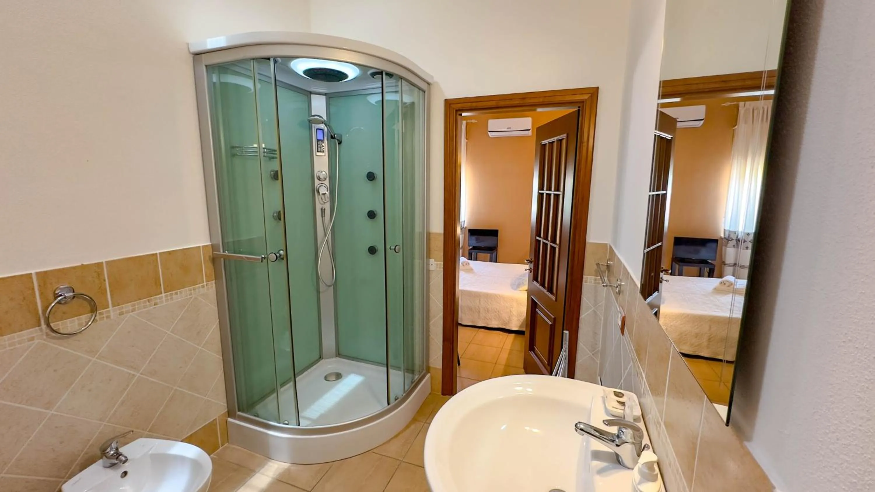 Bathroom, Bed in Su Recreu 'E Mare