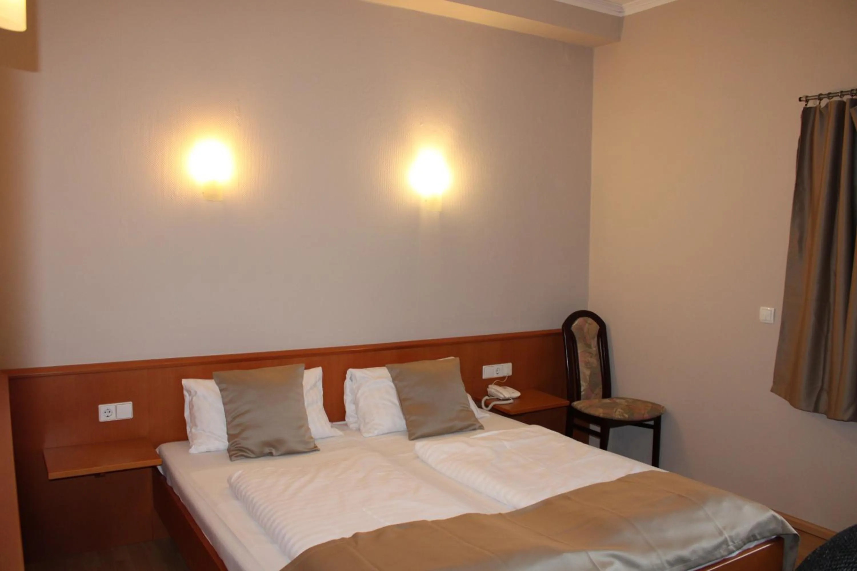 Bed in Hotel Zum Kaffeekännchen