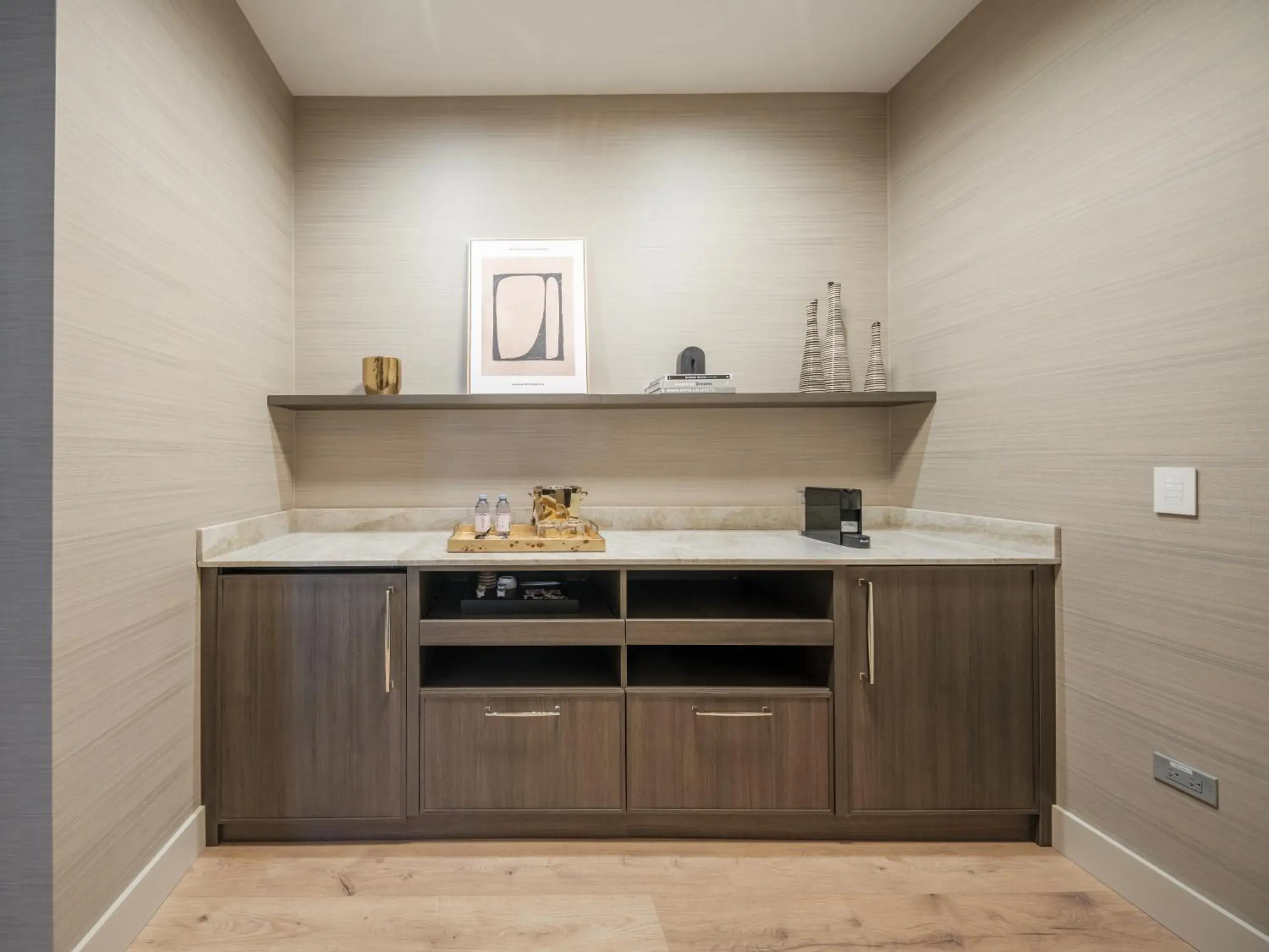 One-Bedroom Suite in Stay One Chicago One-Bedroom Suite in Stay One Chicago