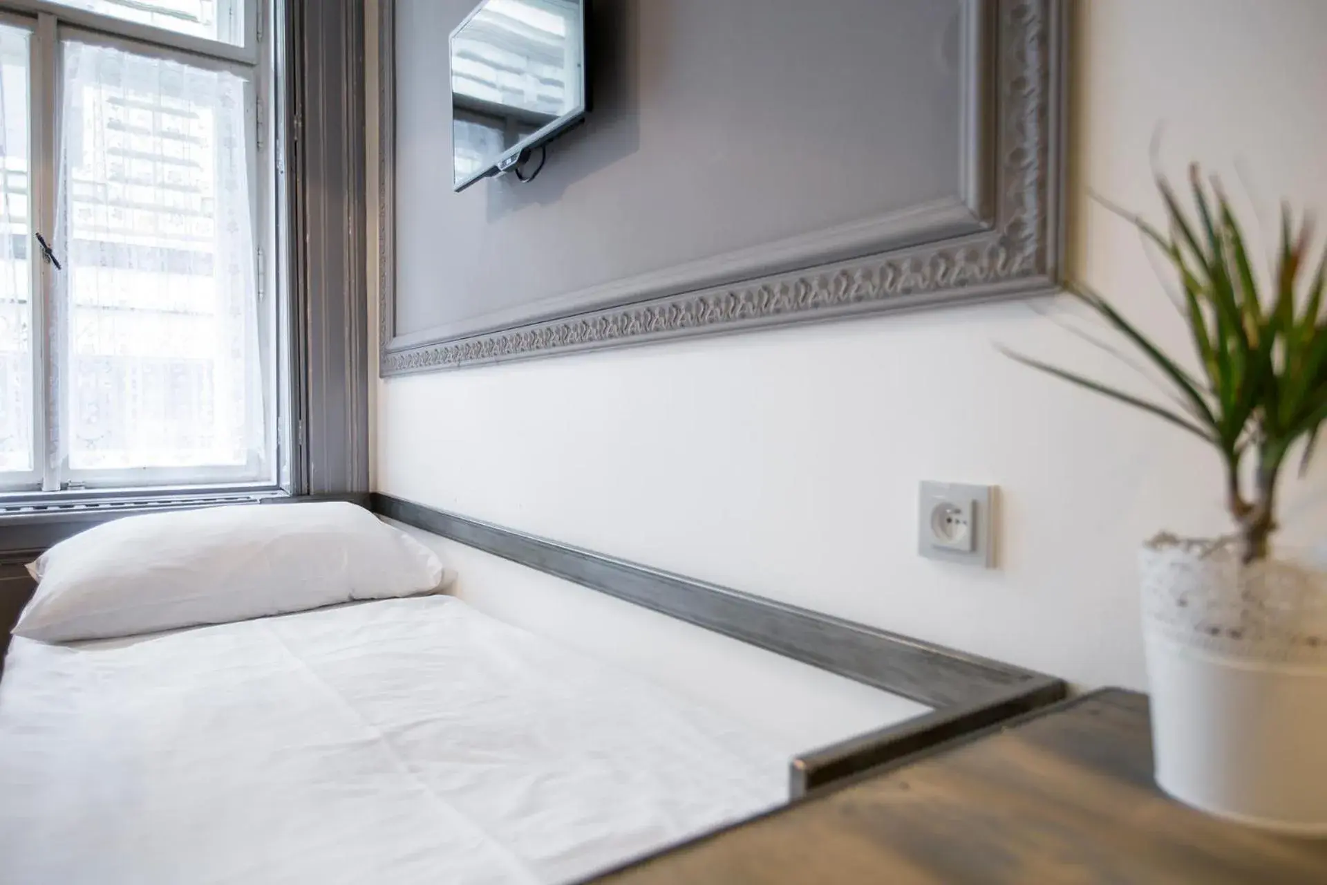 Bed in Miss Sophie's New Town & Wellness Bed in Miss Sophie's New Town & Wellness