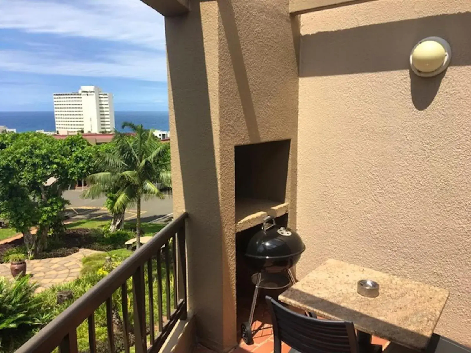 Two-Bedroom Apartment in 60 The Shades Umhlanga Two-Bedroom Apartment in 60 The Shades Umhlanga