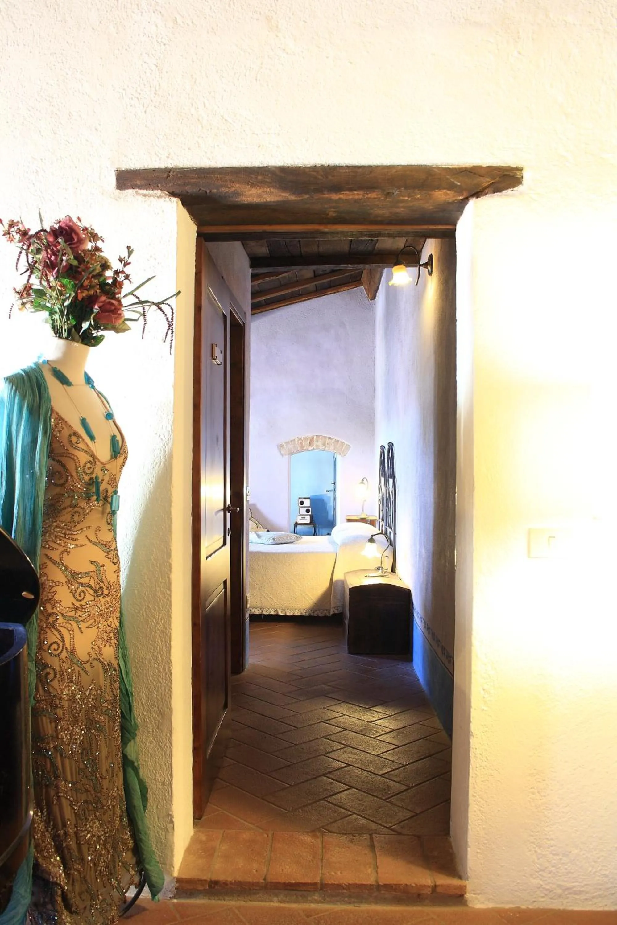 Decorative detail, Bed in La Locanda del Loggiato