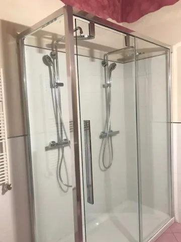 Shower in La Locanda del Loggiato