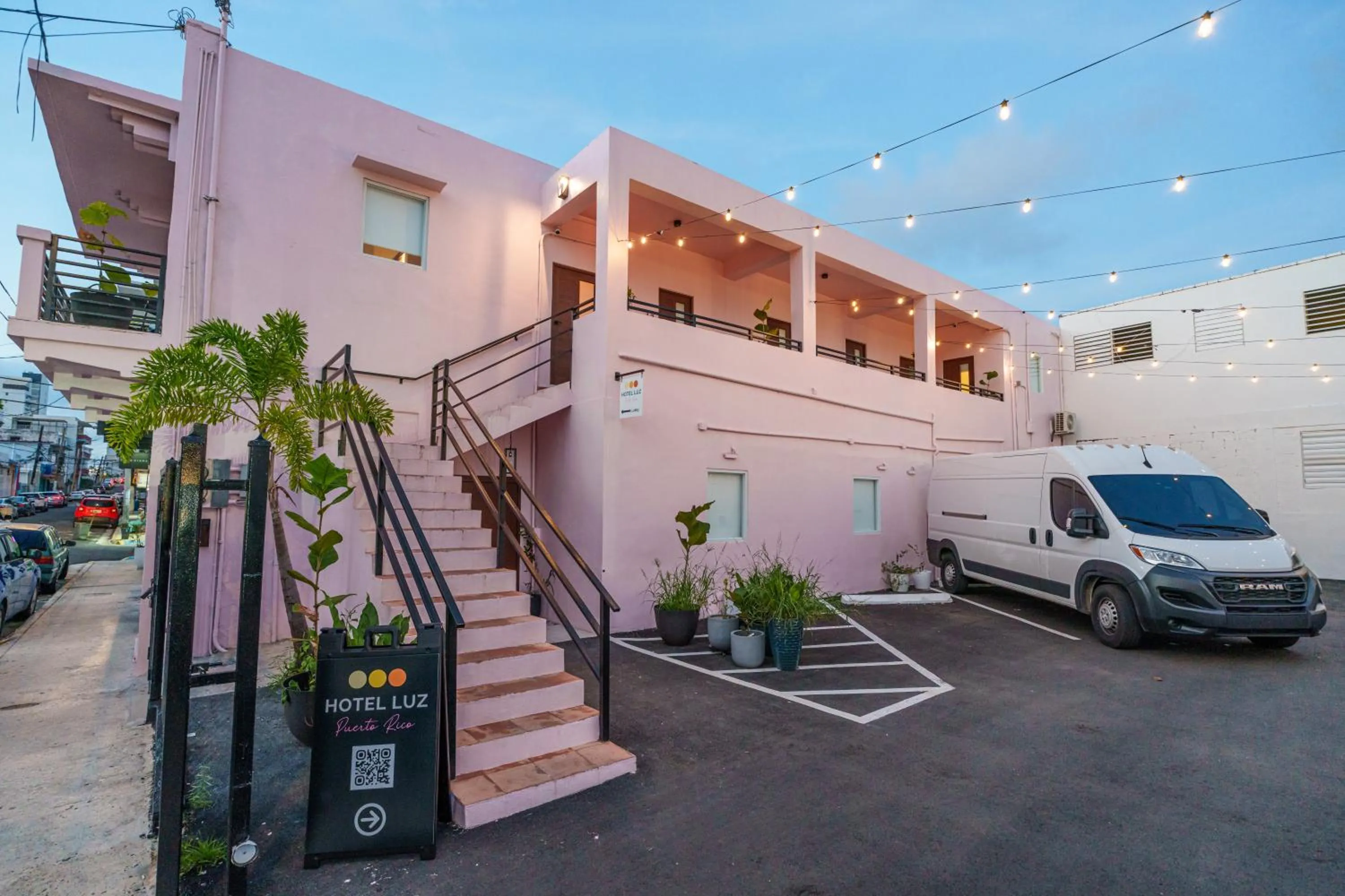 Parking in Room 8 Budget Bunk Room with Free Parking - Santurce