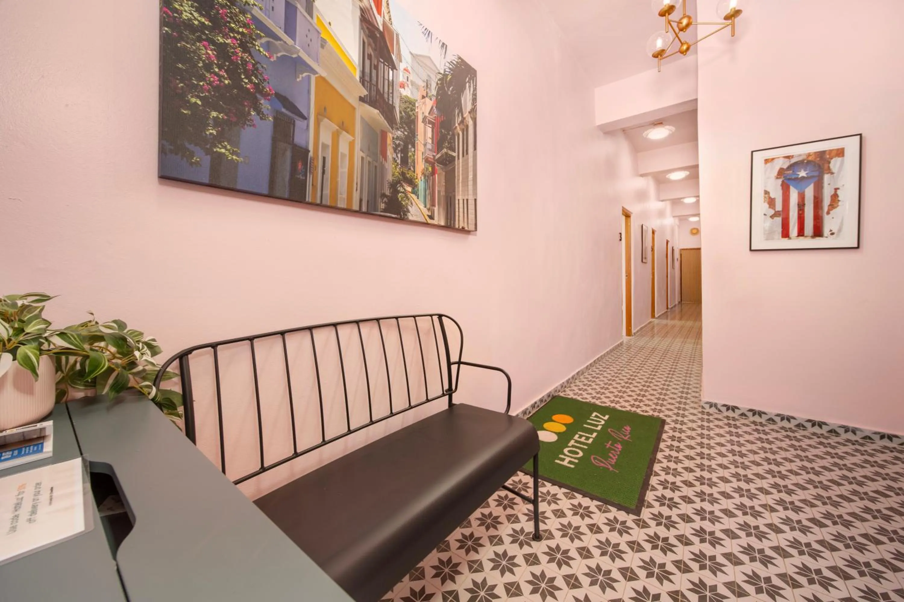 Lobby or reception in Room 8 Budget Bunk Room with Free Parking - Santurce