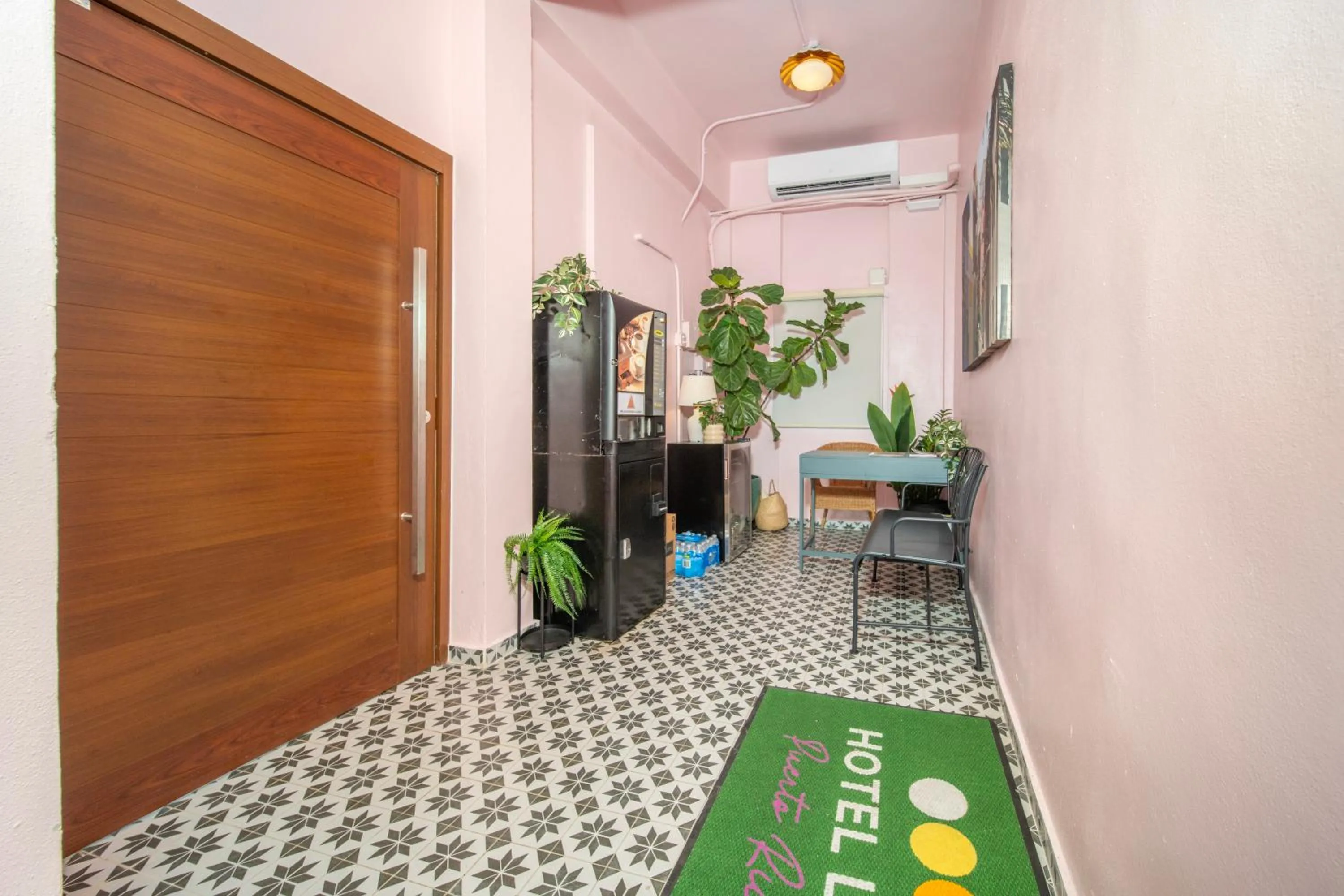 Lobby or reception in Room 8 Budget Bunk Room with Free Parking - Santurce