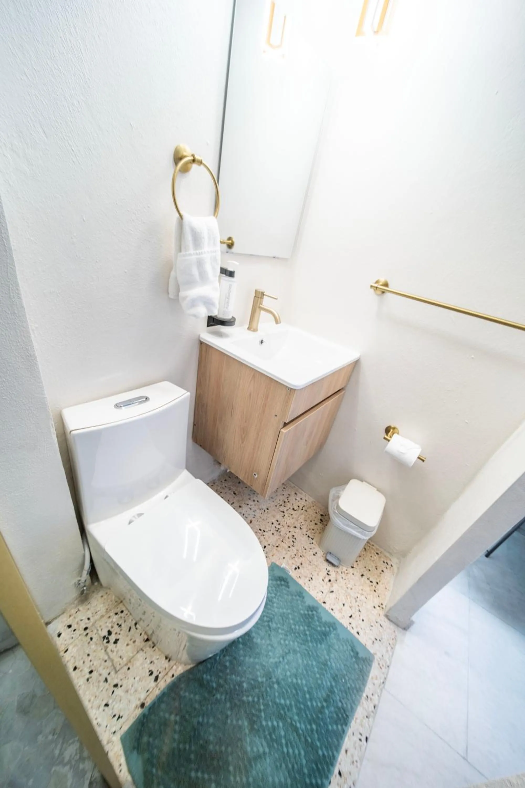 Deluxe Double or Twin Room in Room 6: Affordable Cool in Santurce Arts Area