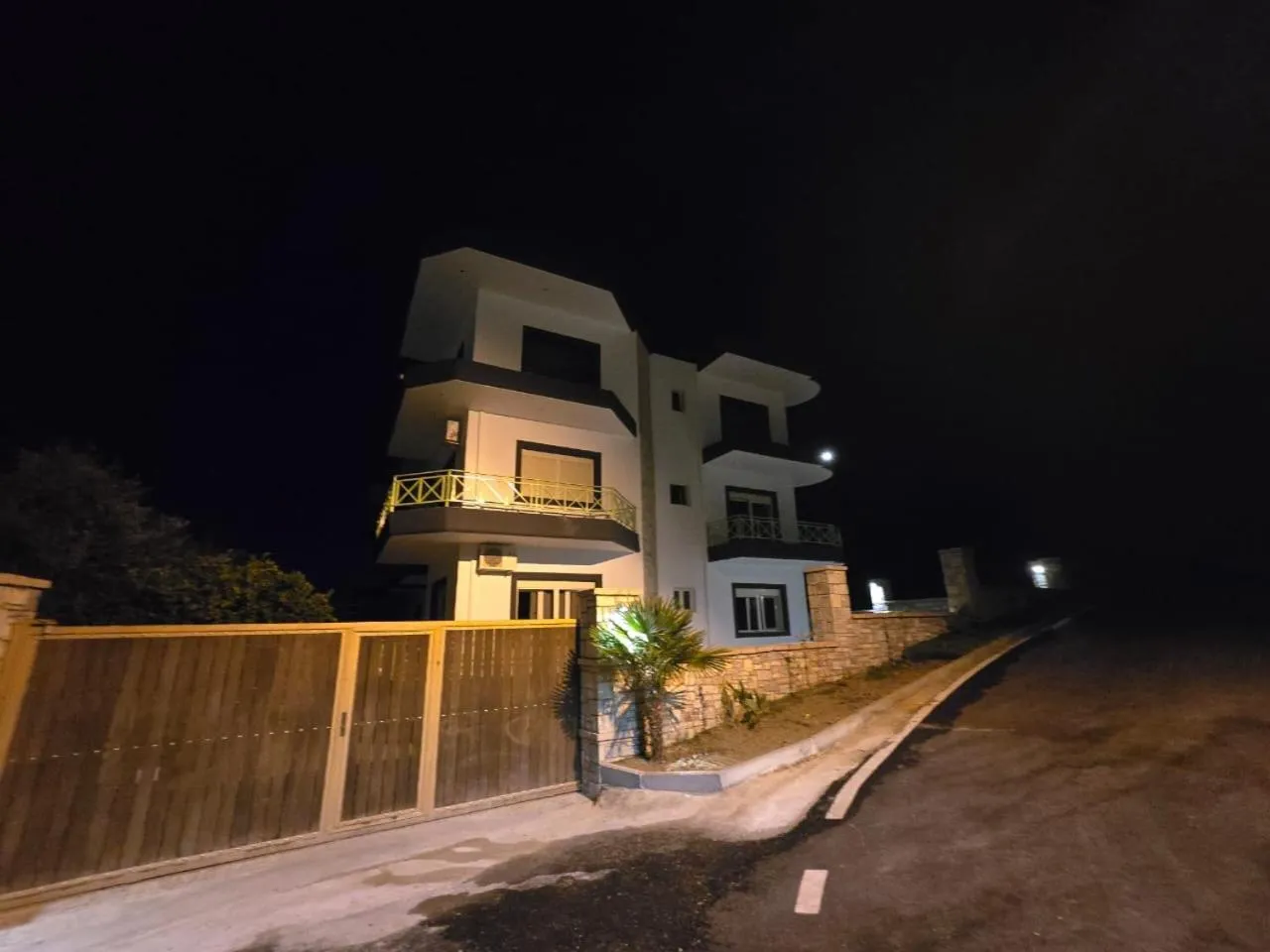 Property building in Olivet Hotel