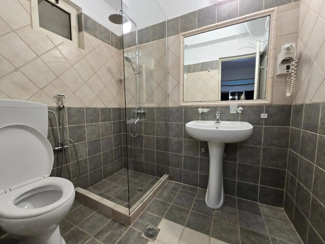 Bathroom in Olivet Hotel