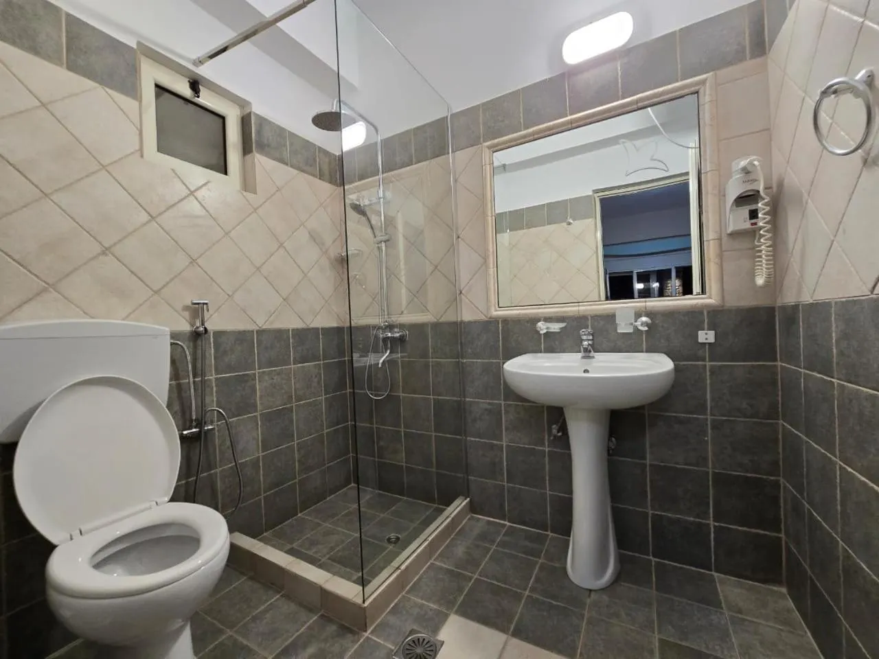 Bathroom in Olivet Hotel