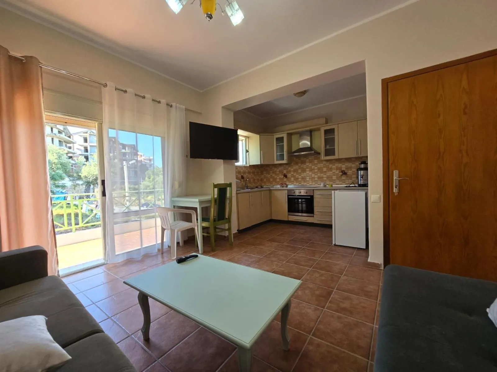 TV and multimedia in Olivet Hotel