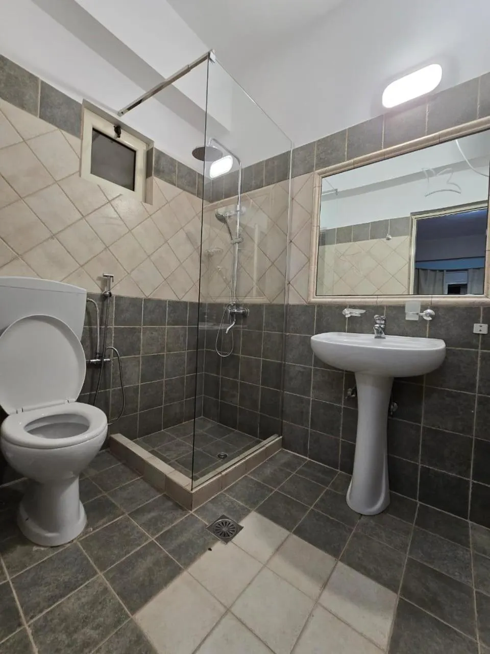 Bathroom in Olivet Hotel