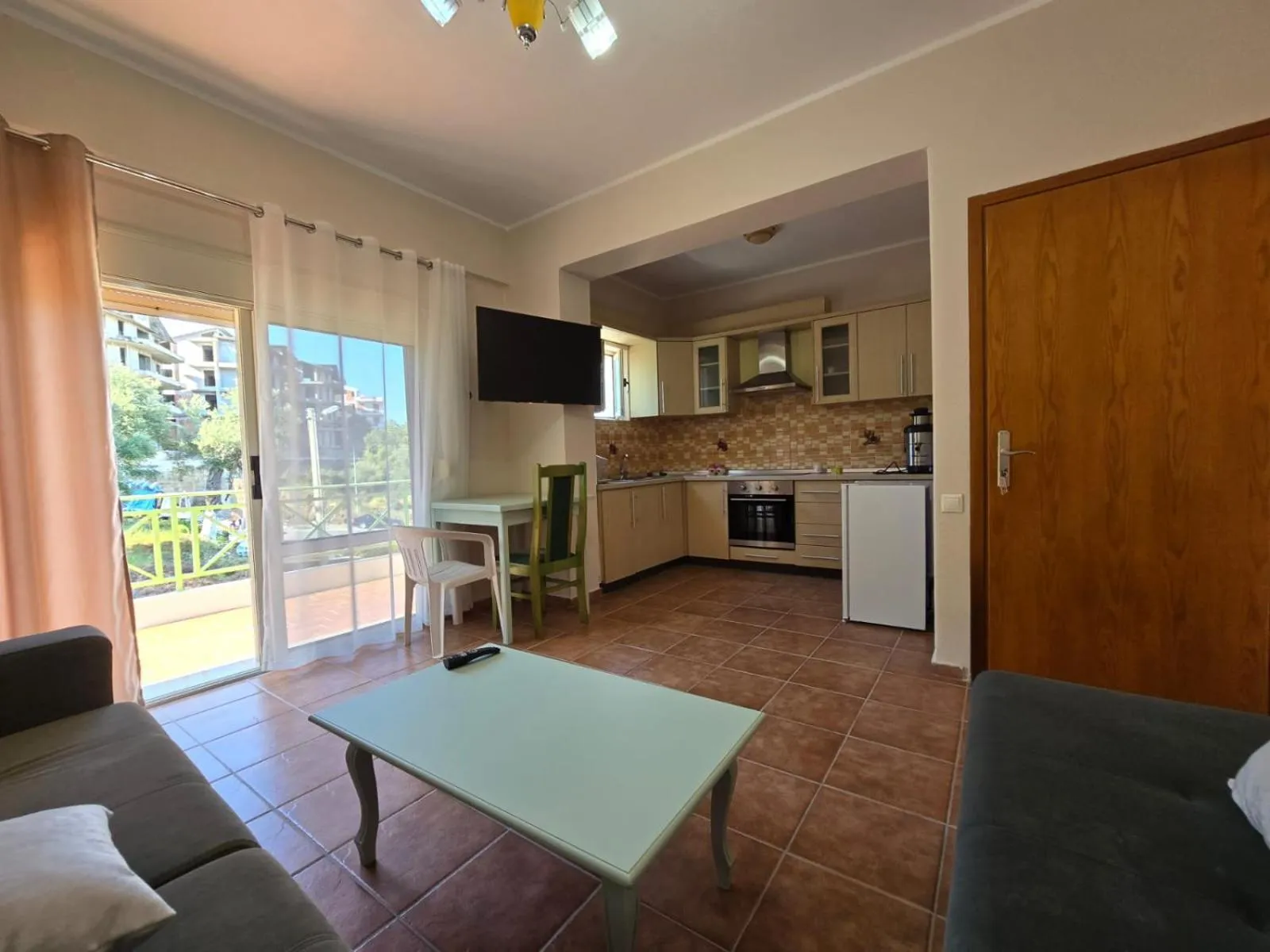 TV and multimedia in Olivet Hotel