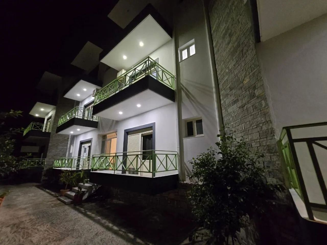 Property building in Olivet Hotel