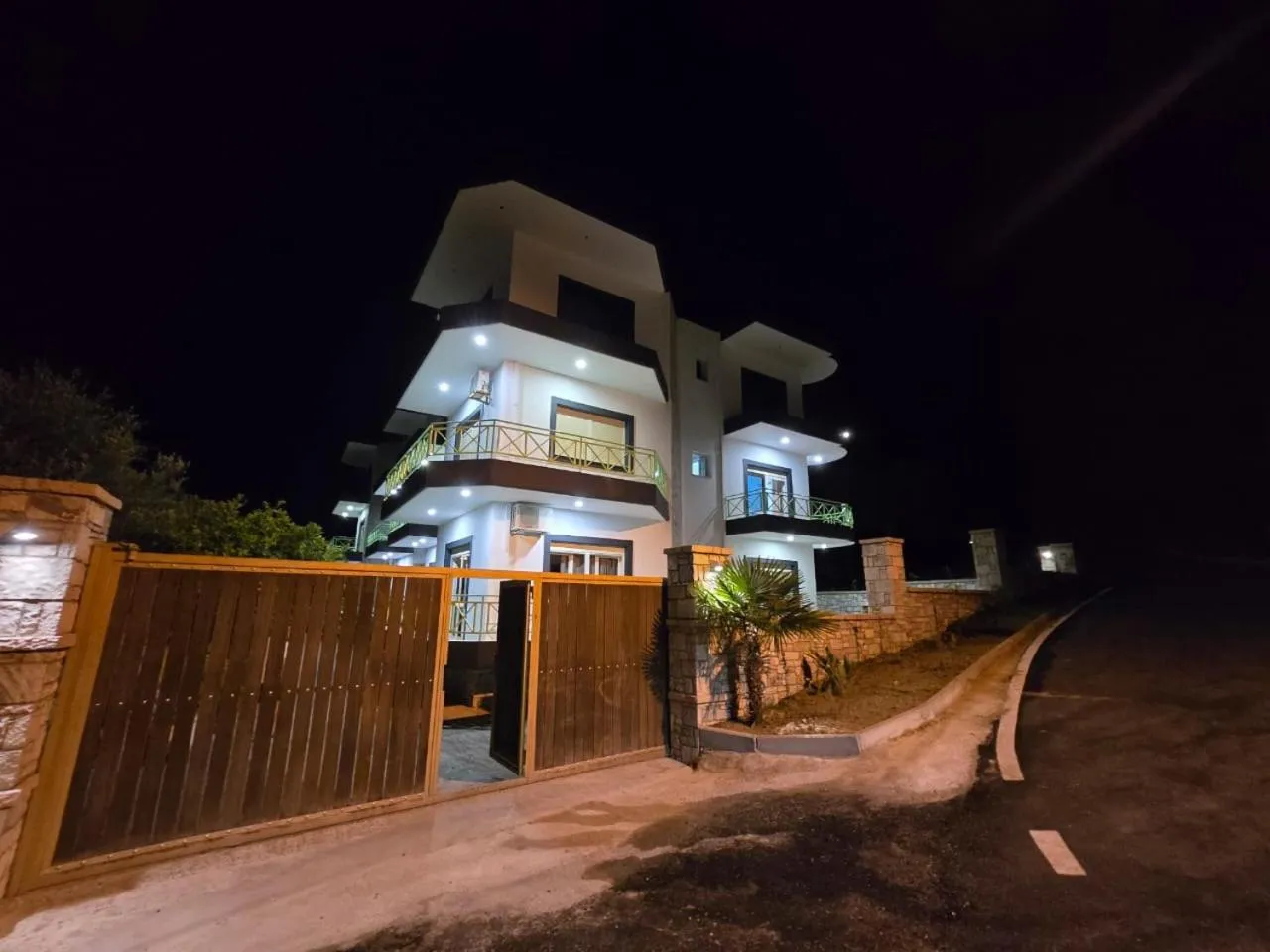 Property building in Olivet Hotel