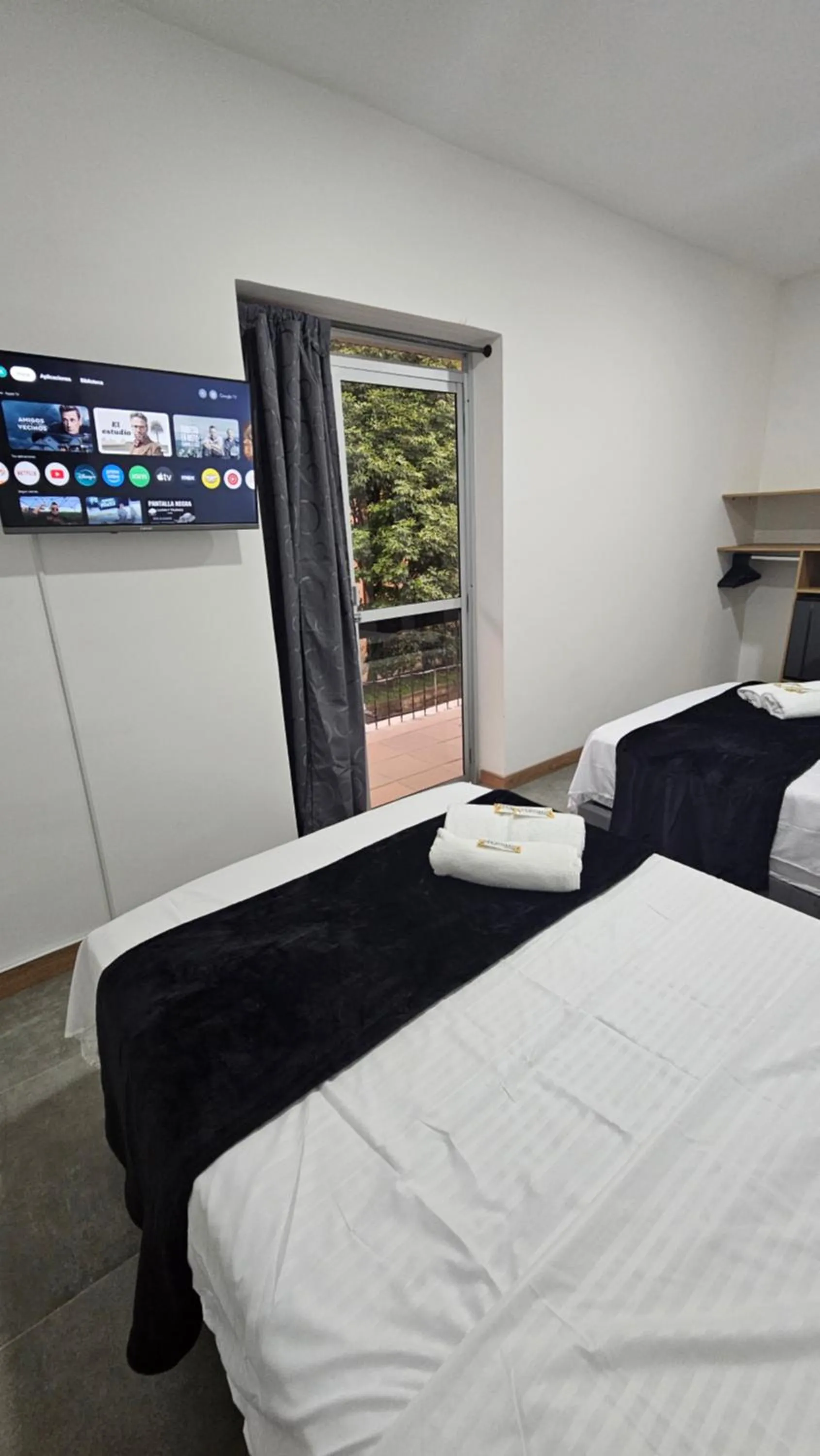 Photo of the whole room, Bed in Komfort House Premium