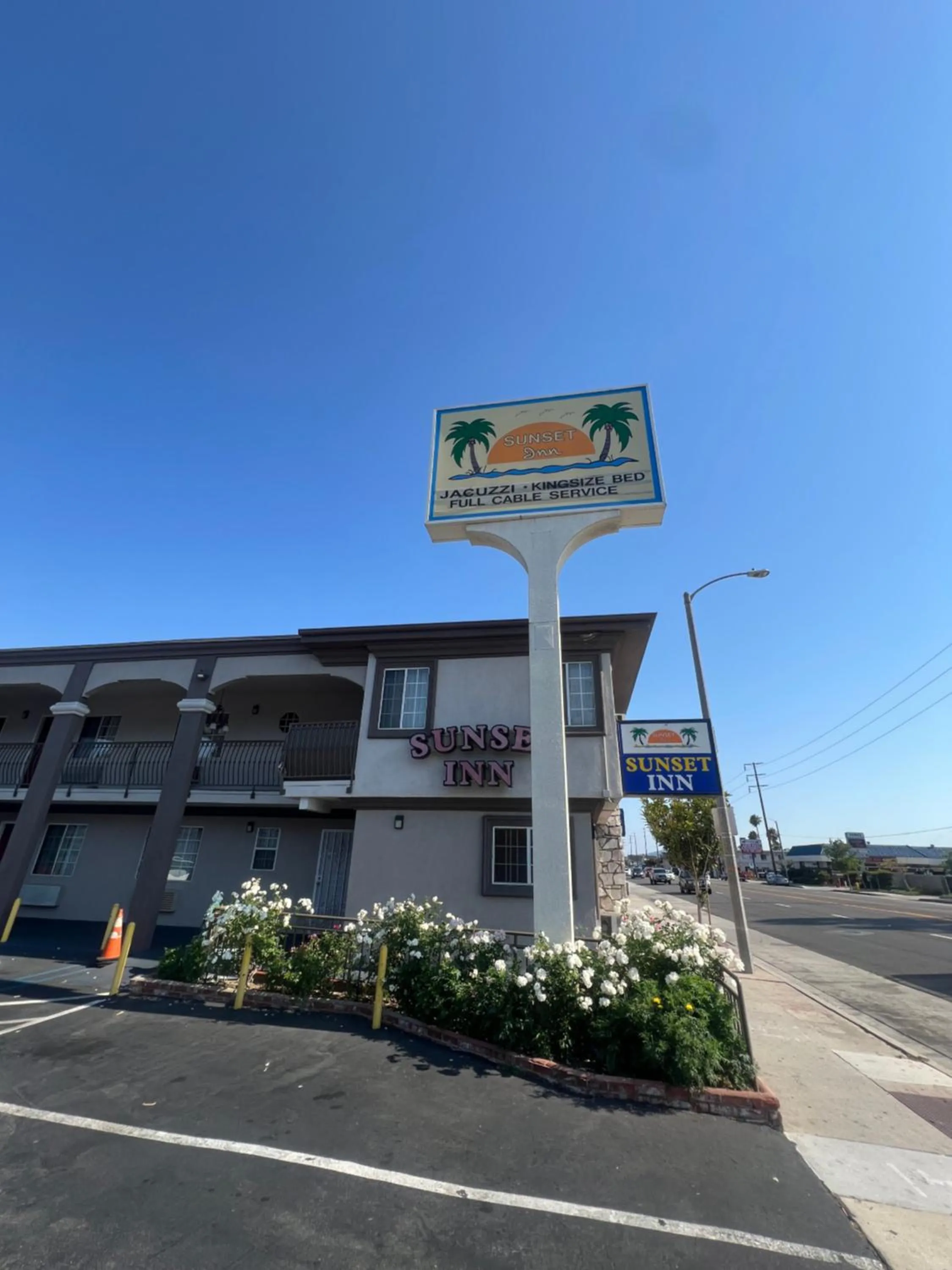 Sunset Inn & Suites