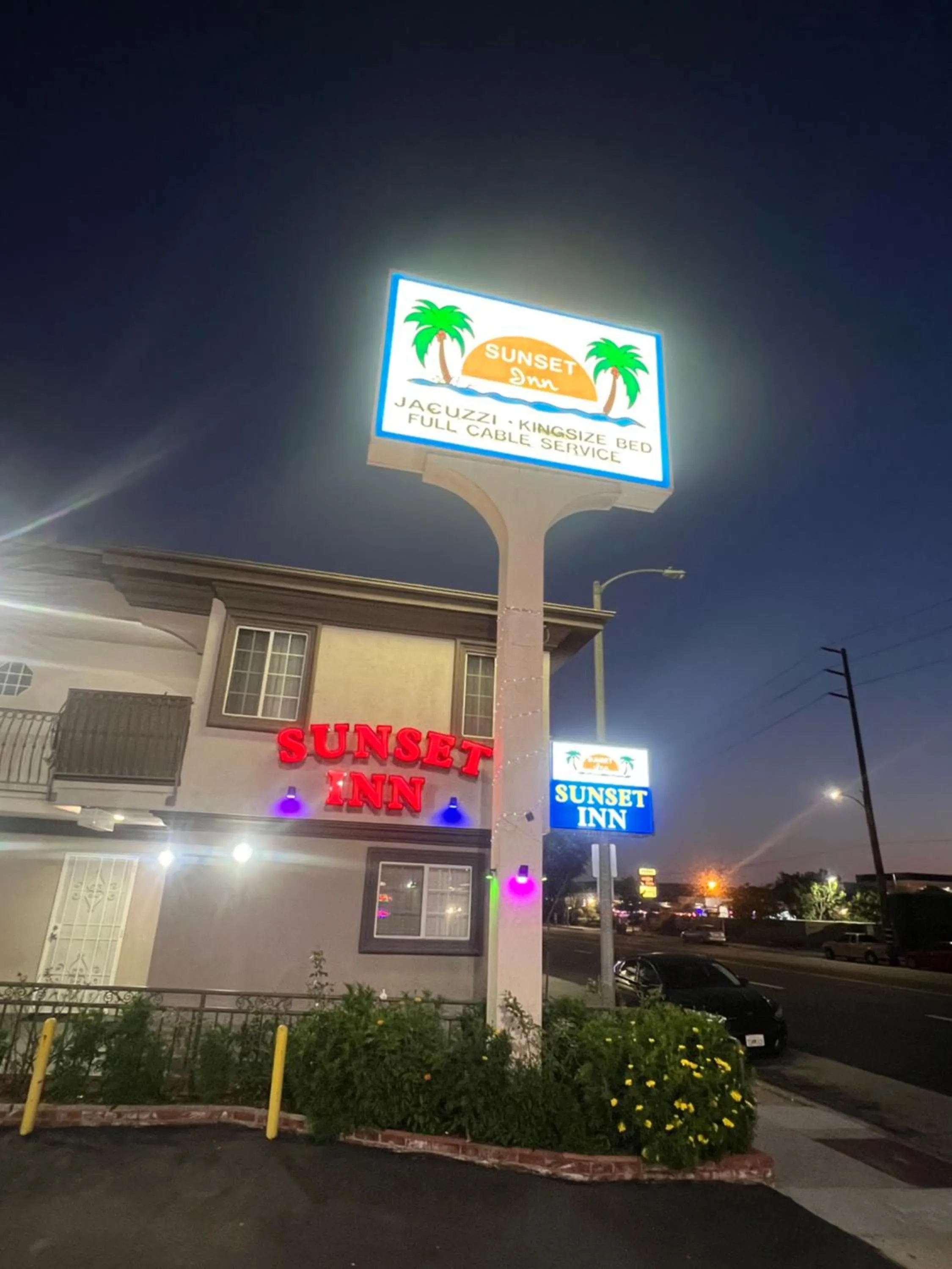 Sunset Inn & Suites