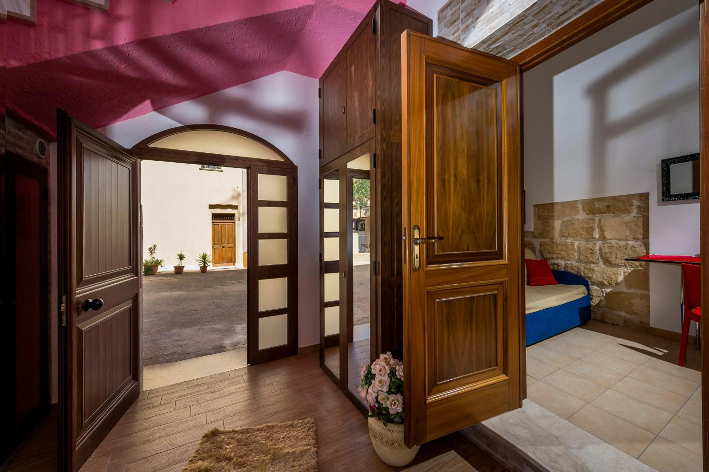 Facade/entrance, Bed in Casa Vacanze Cappuccini