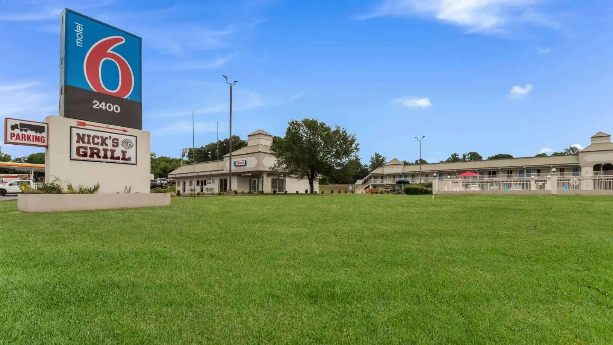 Property building in Motel 6-Pulaski, TN Property building in Motel 6-Pulaski, TN