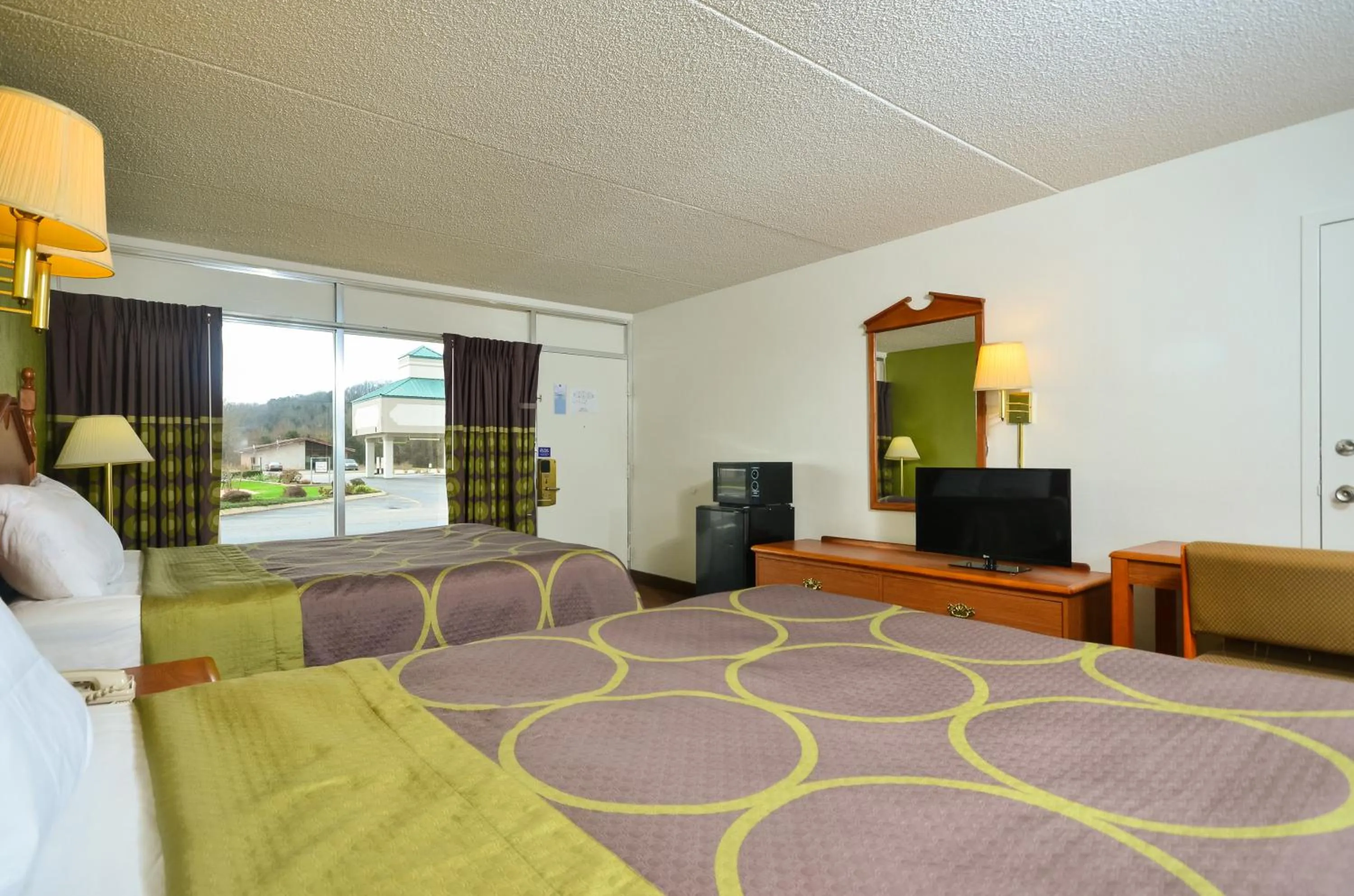 Bedroom in Motel 6-Pulaski, TN