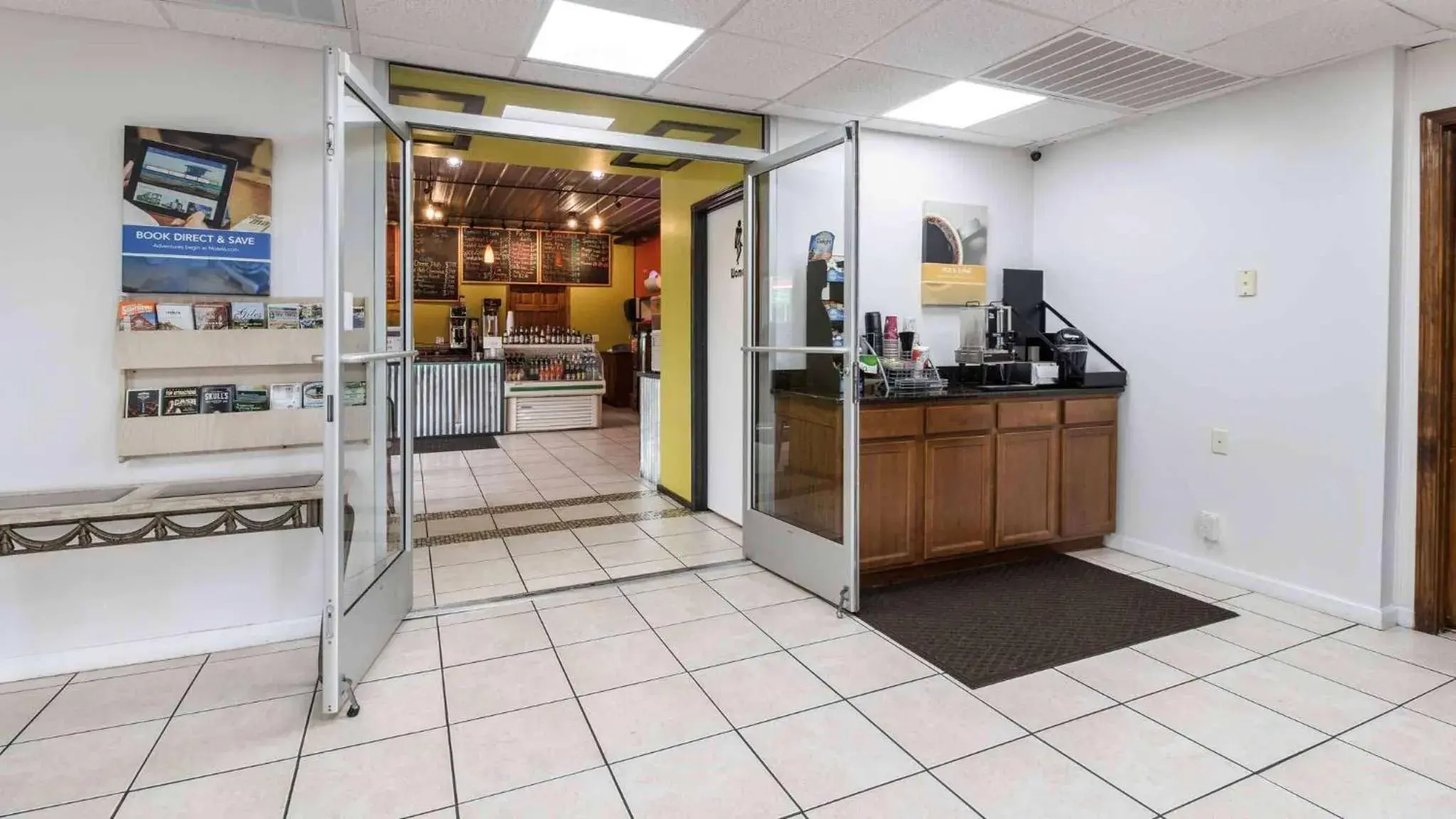 Restaurant/places to eat in Motel 6-Pulaski, TN Restaurant/places to eat in Motel 6-Pulaski, TN