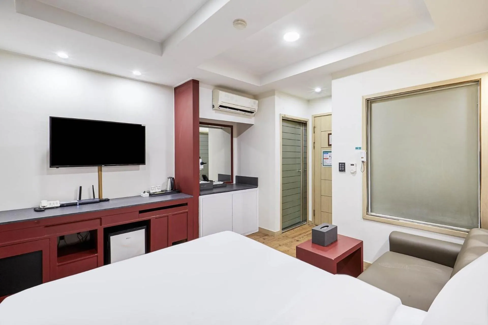 Bedroom, Bed in Hotel Avenue Suwon